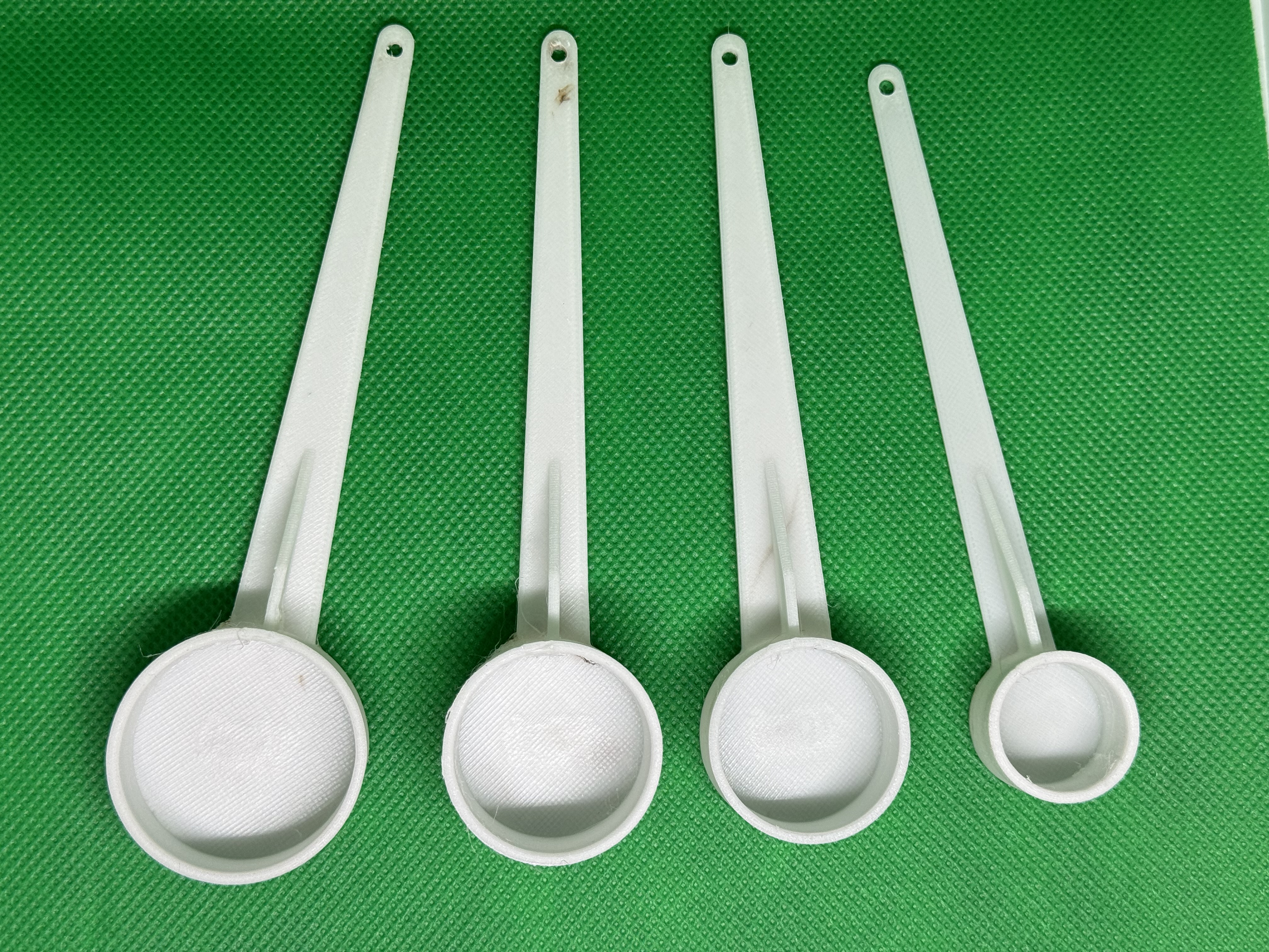 Parametric measuring cups