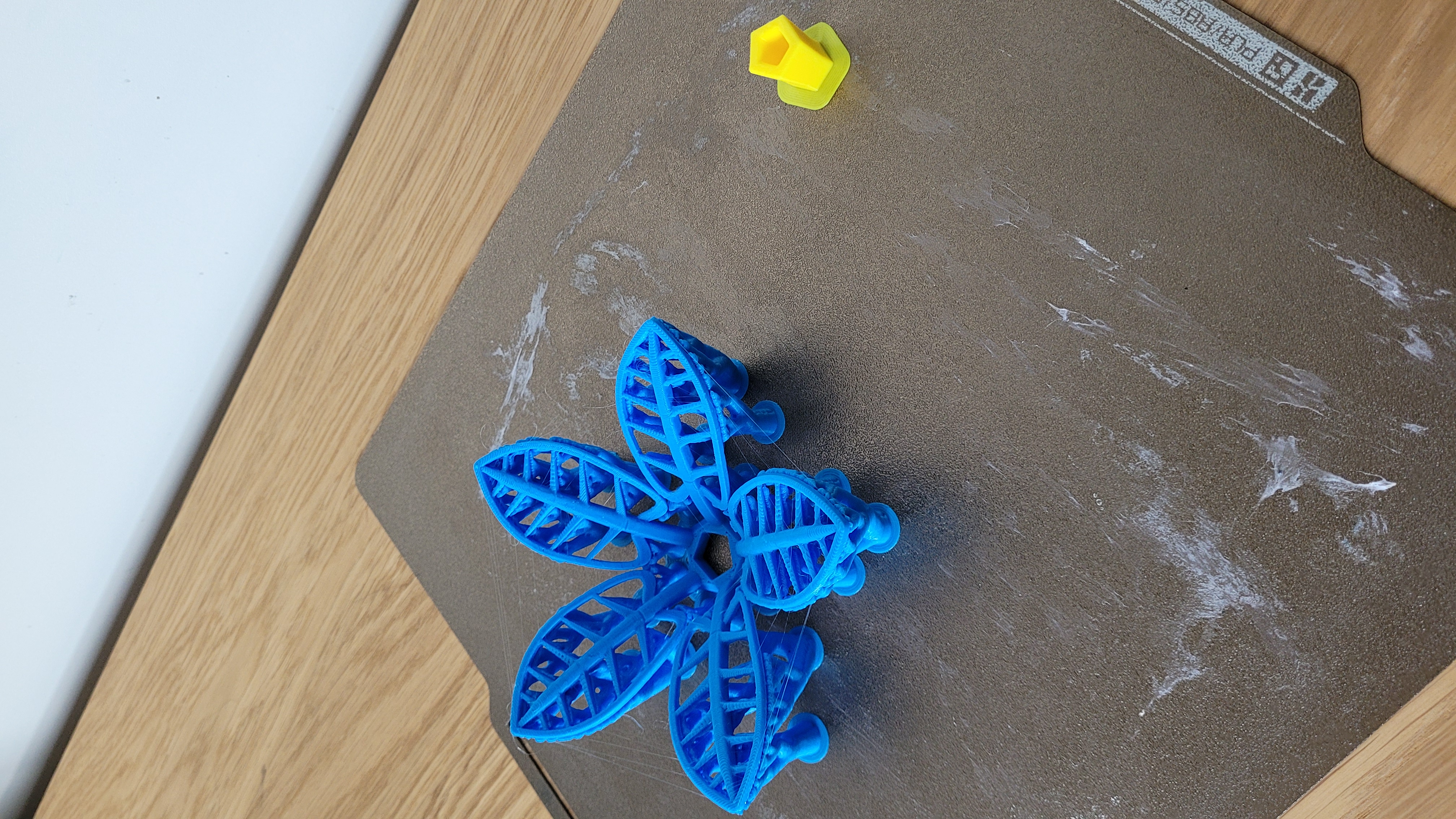 Flower-shaped tealight — thumbnail 5