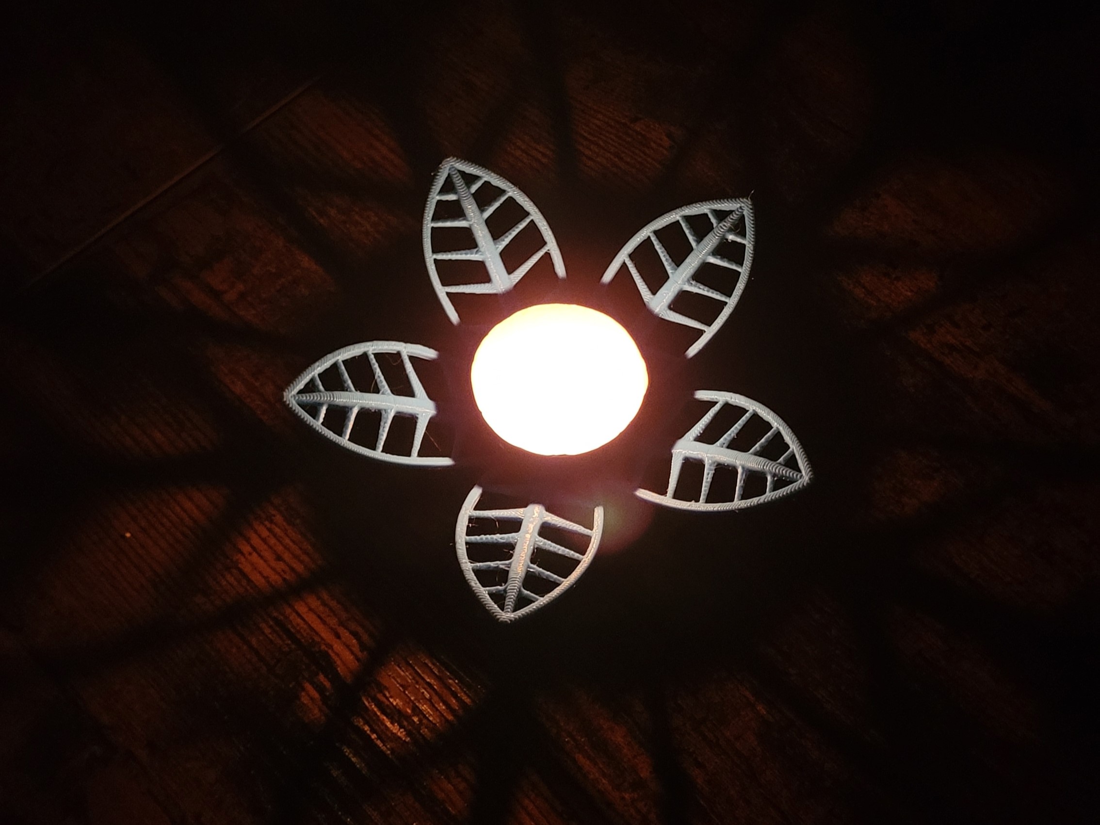 Flower-shaped tealight — thumbnail 8