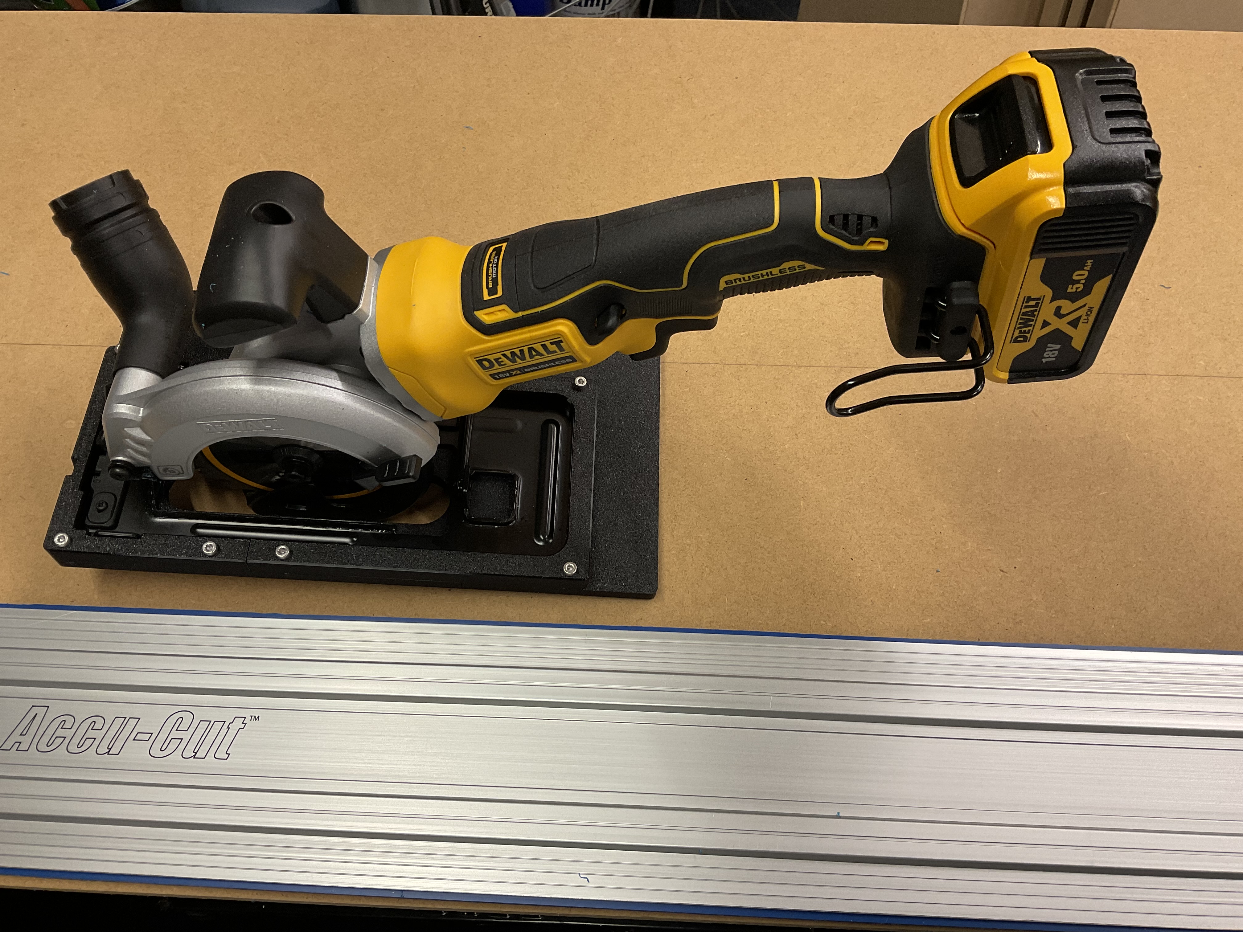 Kreg Accu-Cut tracksaw adapter for DeWalt DCS571 Compact Circular Saw — thumbnail 2
