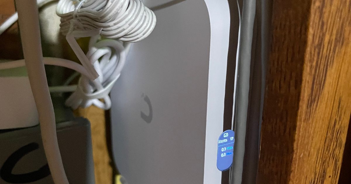 Ubiquiti Cloud Gateway Max wall mount por Krisas Man | Descargar modelo ...