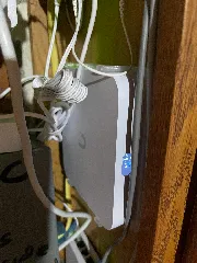 Ubiquiti Cloud Gateway Max wall mount