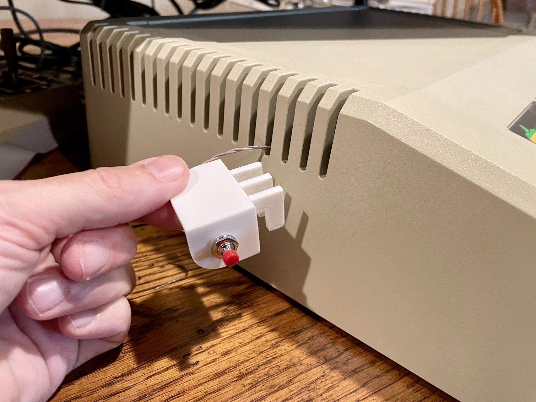 Apple II+ / IIe Pushbutton bracket — thumbnail 3