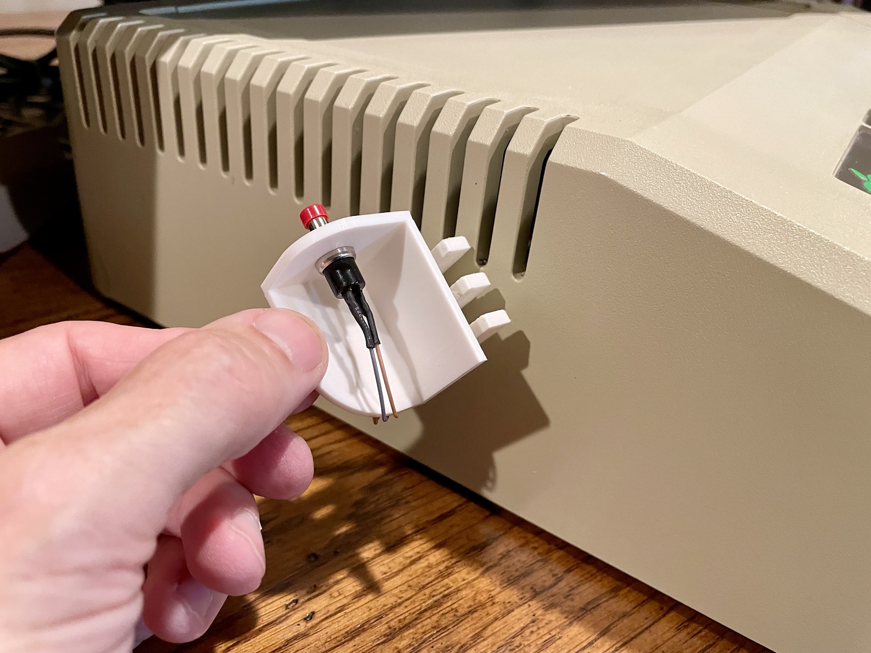 Apple II+ / IIe Pushbutton bracket — thumbnail 2