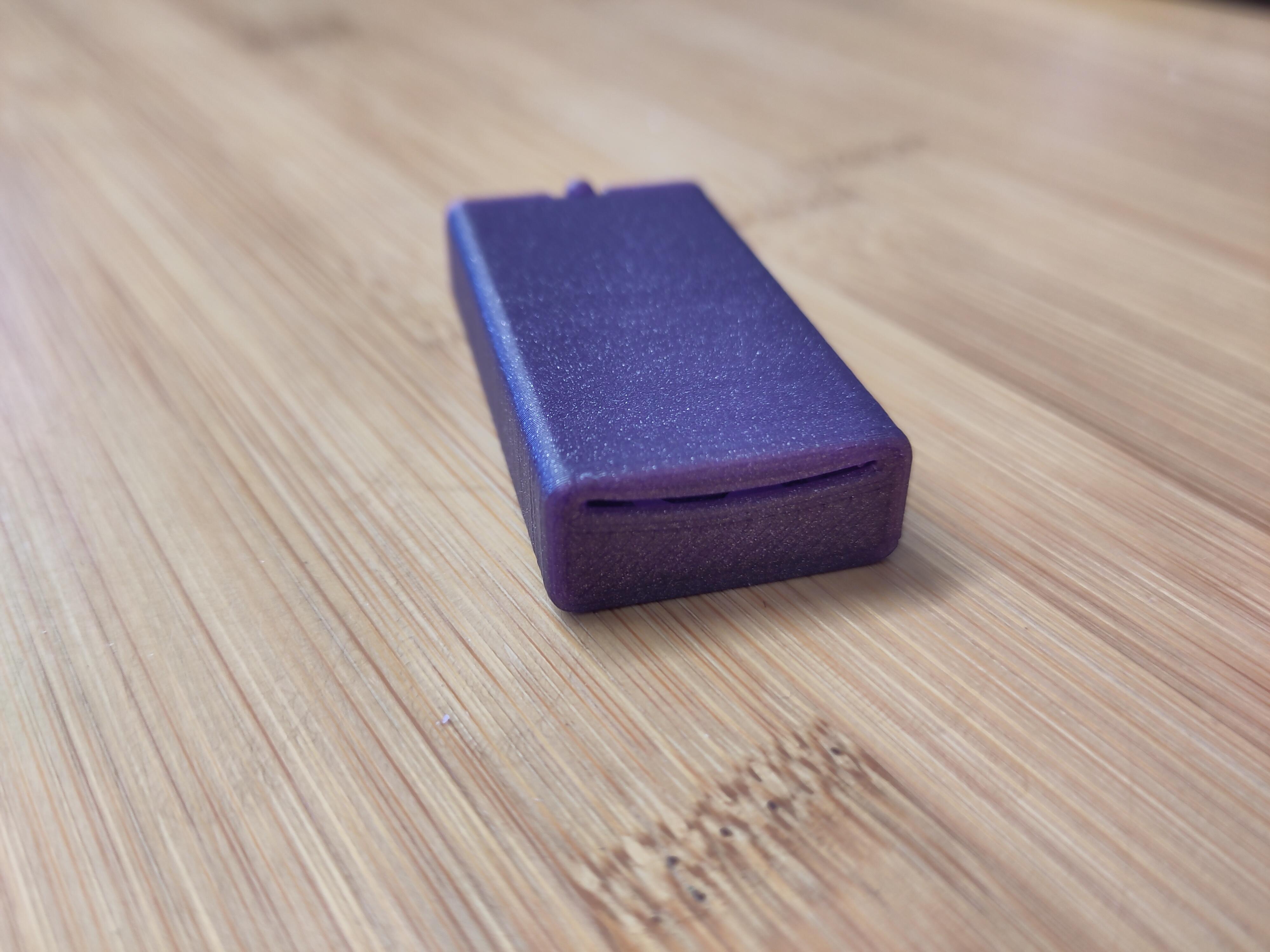 A case for disposed razor blades
