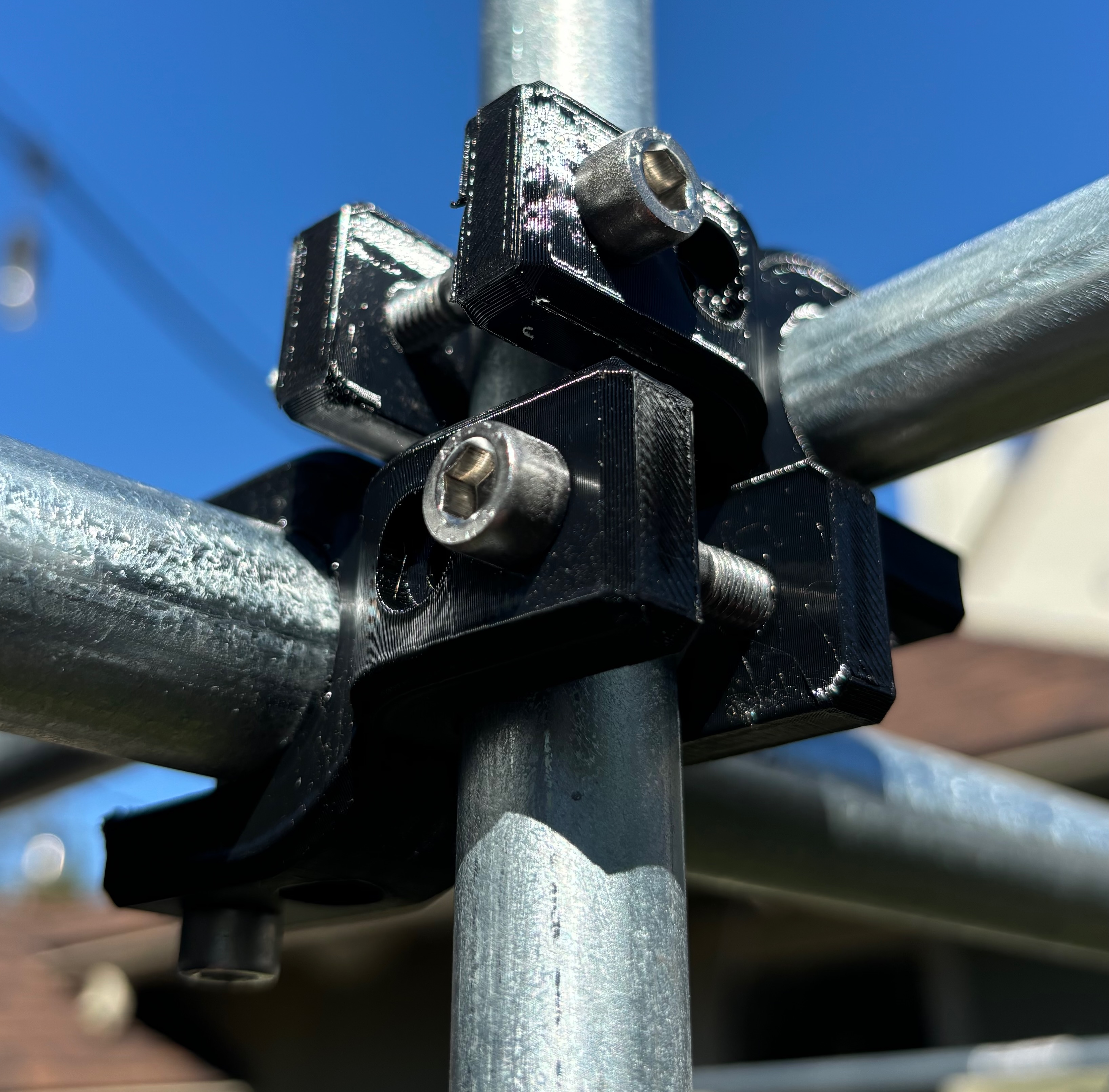 Light-Duty EMT Conduit Bracket — thumbnail 2