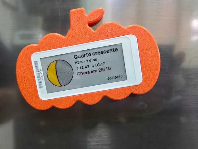 Pumpkin e-ink tag case – fridge magnet, keychain, wall & tape mount (Pingente)