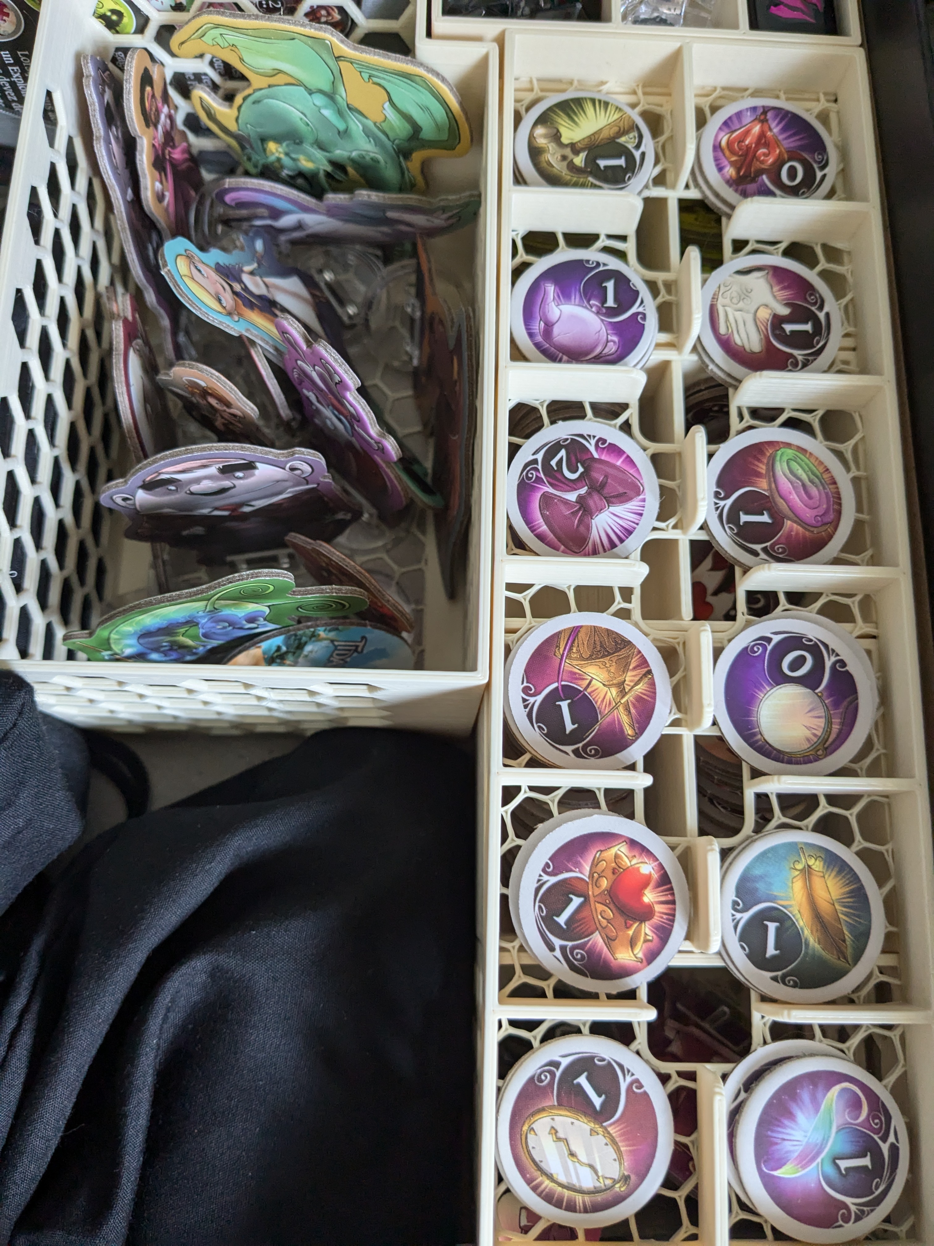 Wonderland's War Organizer version " by goat1990