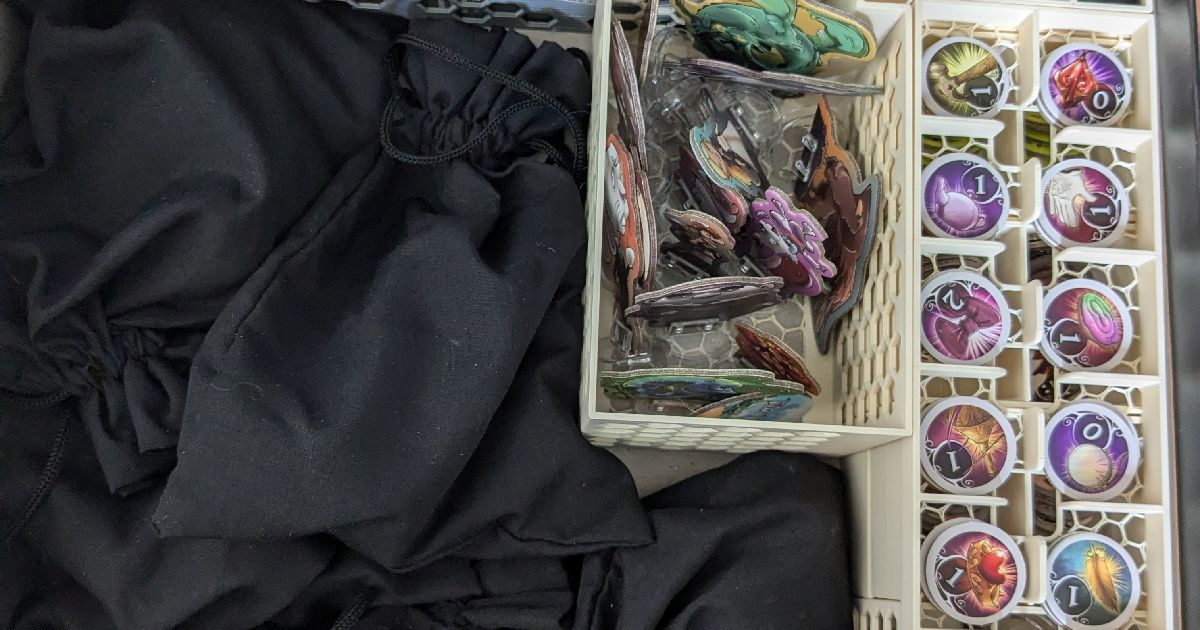 Wonderland's War Organizer version " by goat1990