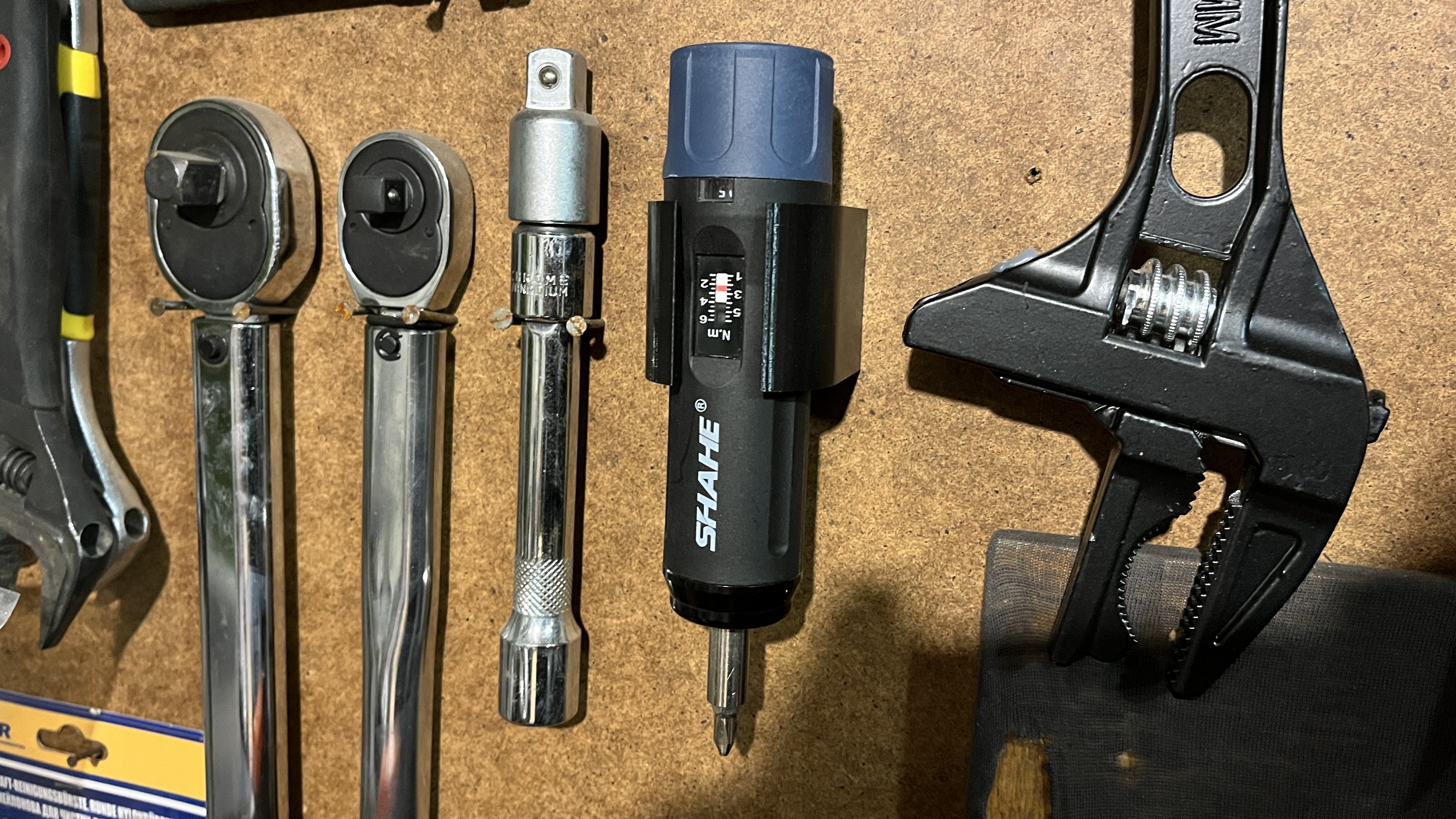 Shahe torque screwdriver wall mount