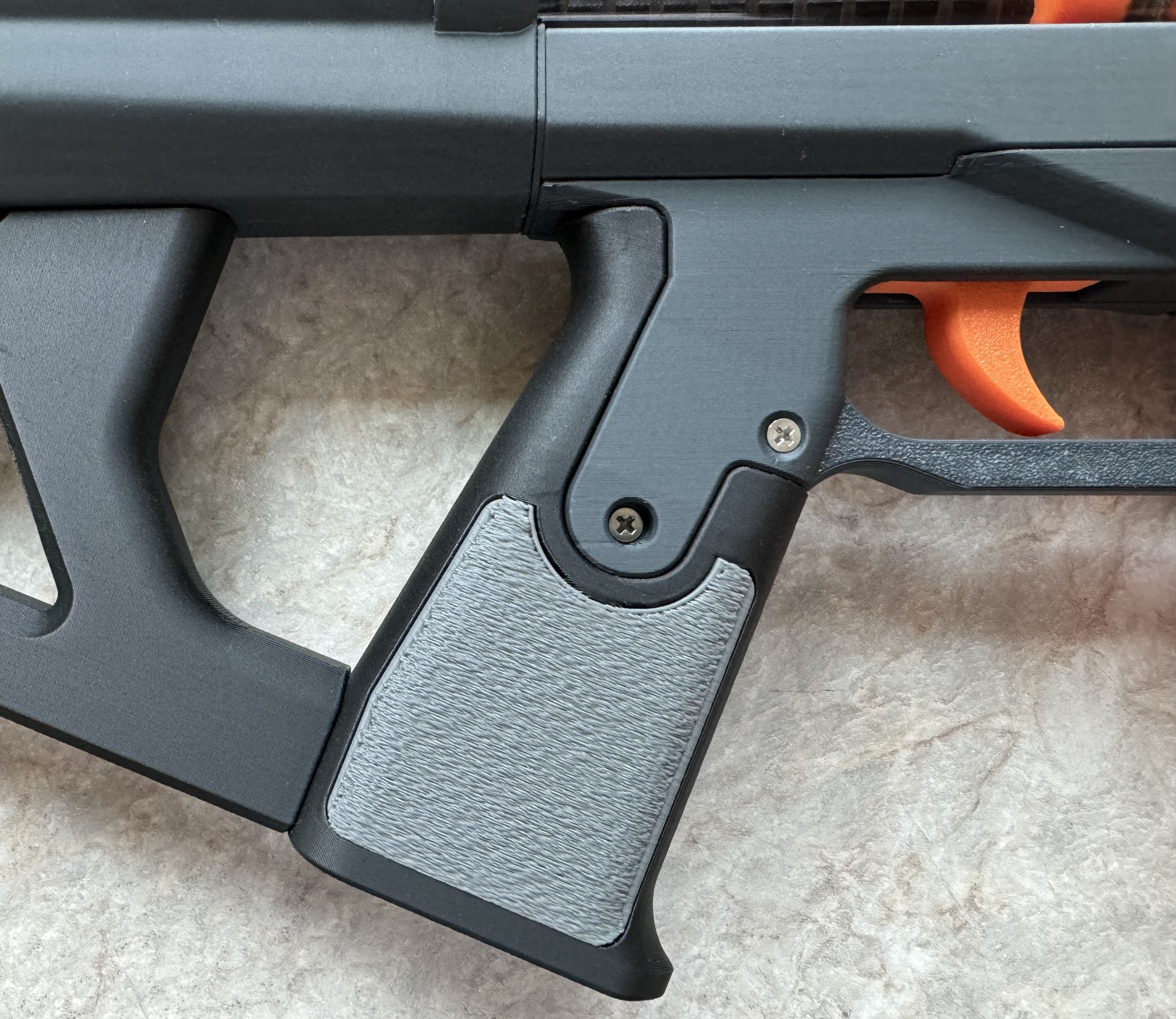 Cynthia grip with Grip pads