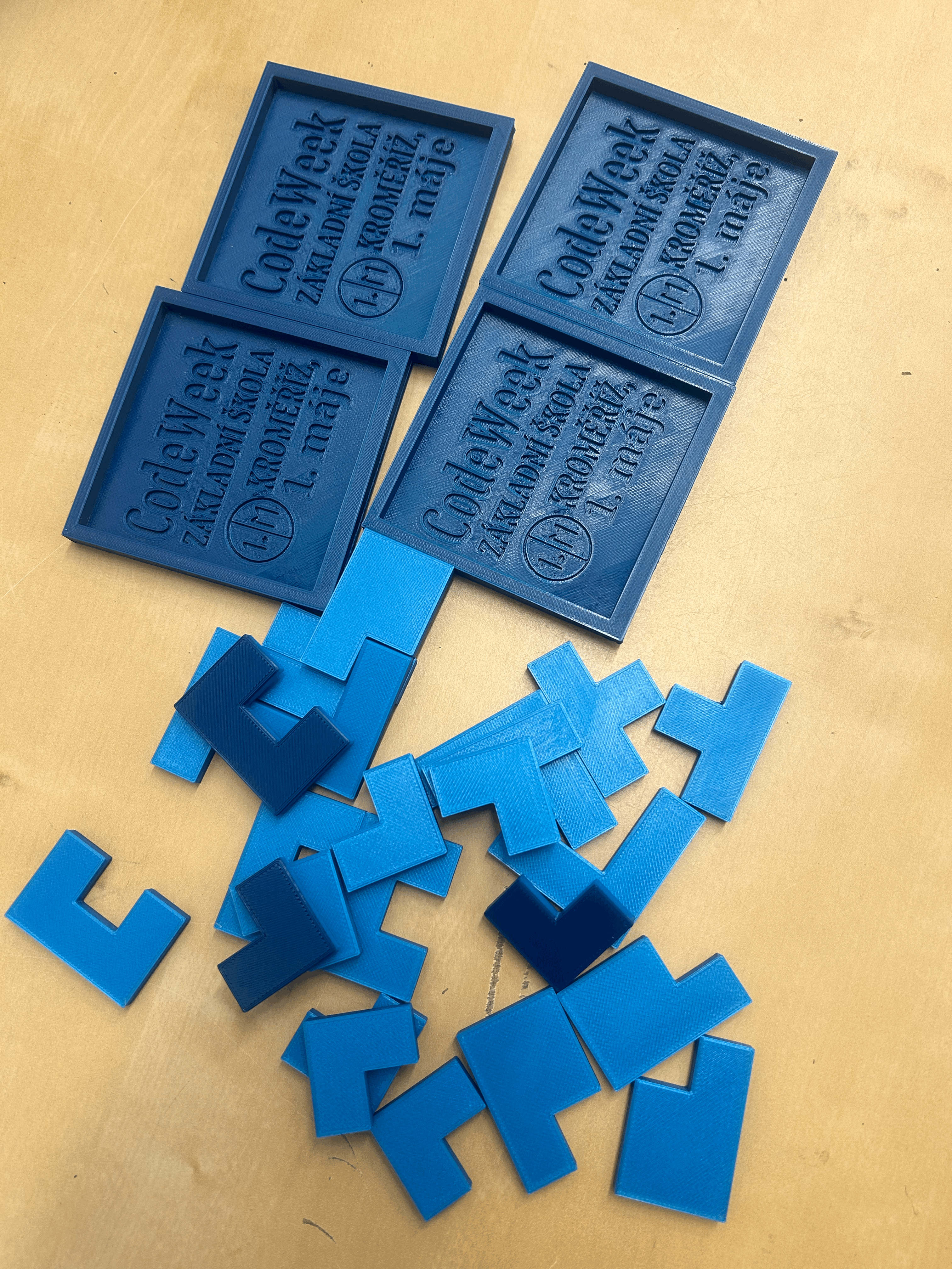 Hlavolam puzzle