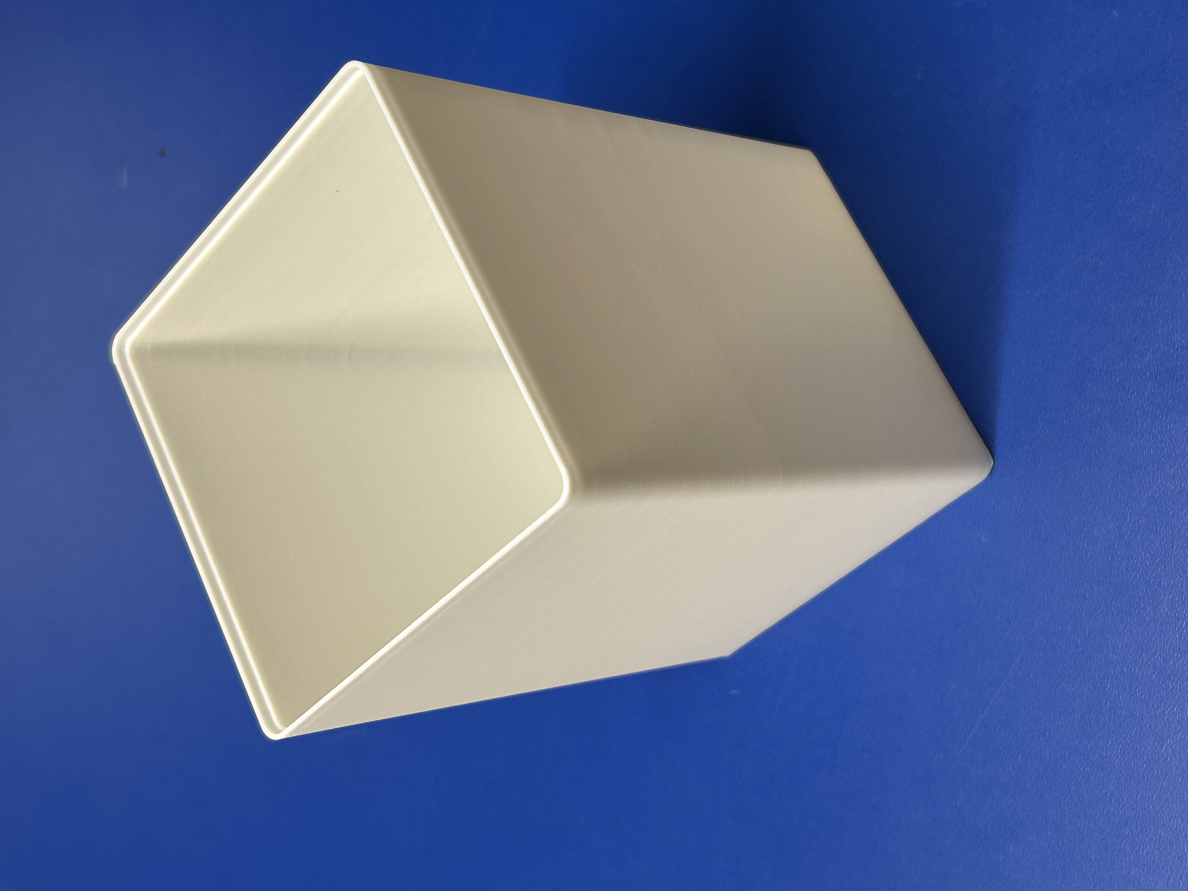 3D Printed minimalist bedside lamp — thumbnail 2