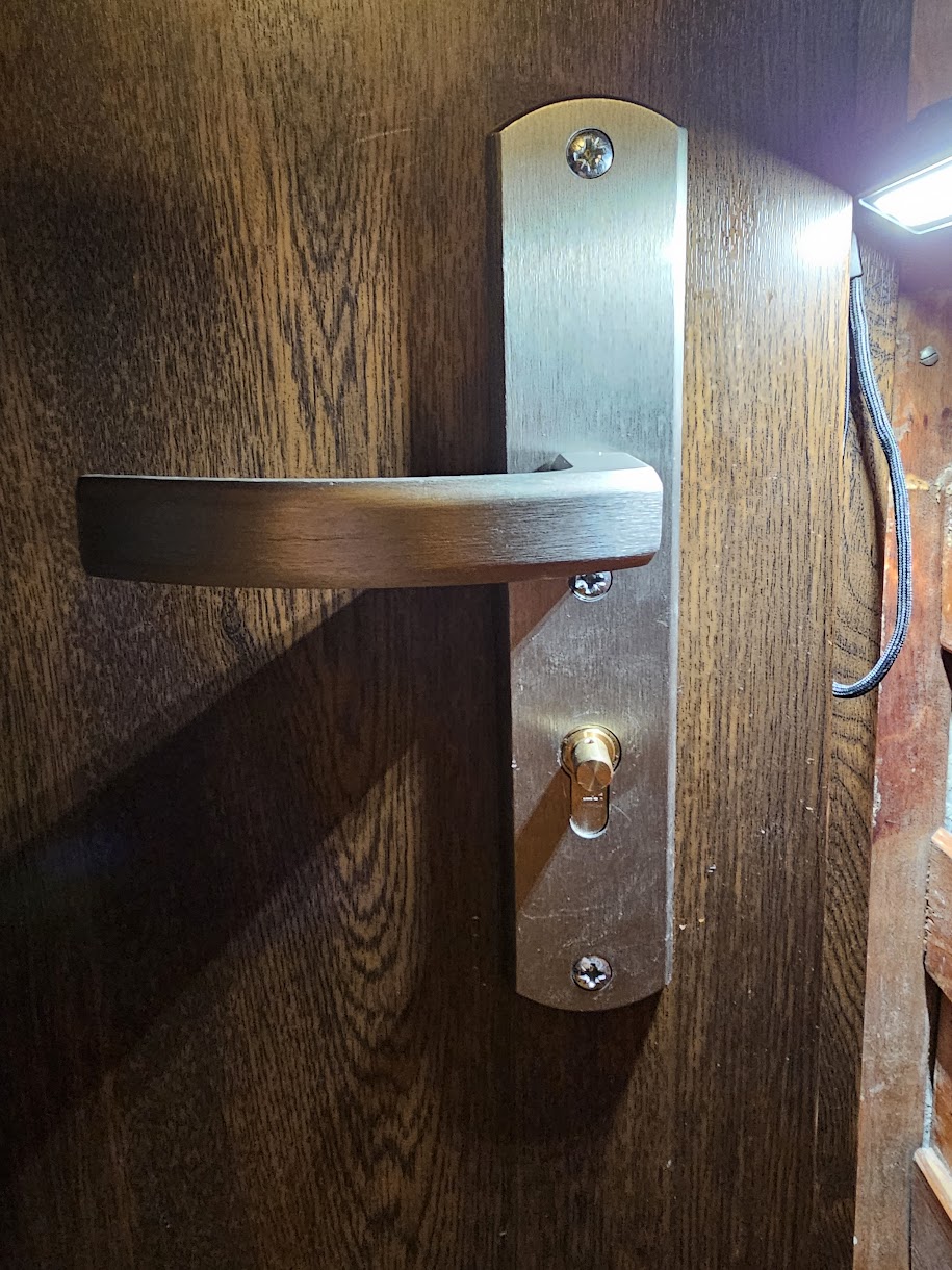 SwitchBot Smart Lock Pro adapter plate