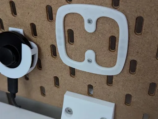 Lightweight magnetic Skadis holder for IKEA Styrbar remote control
