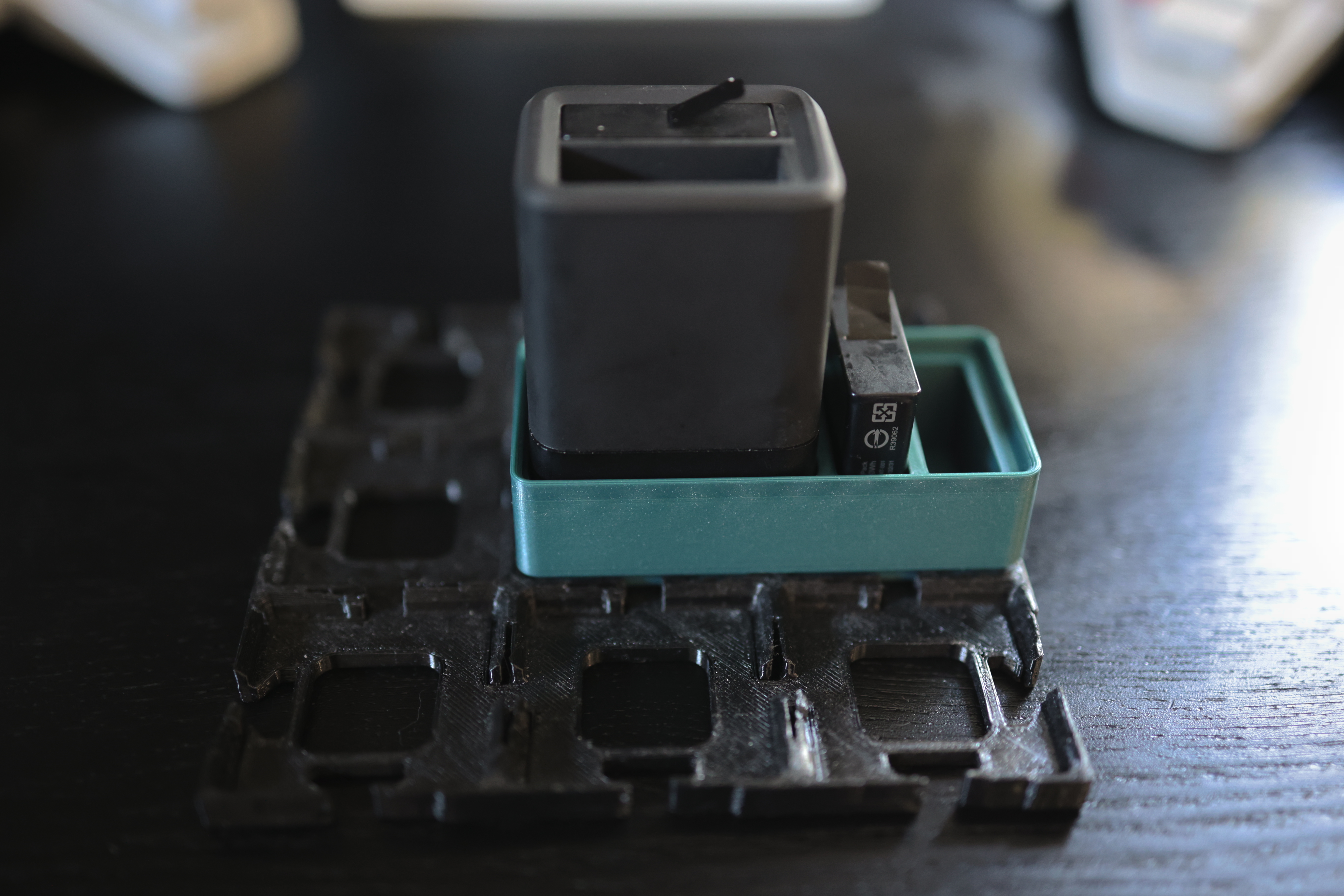 Gridfinity Gopro Hero 5/6/7/8 battery and battery charger holder