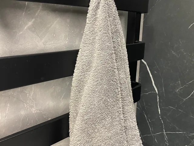 Towel rack
