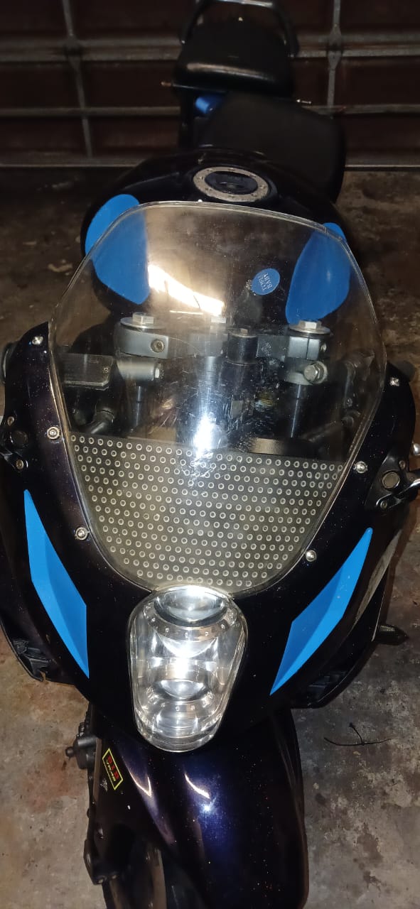 Motorcycle windshield bolt gasket