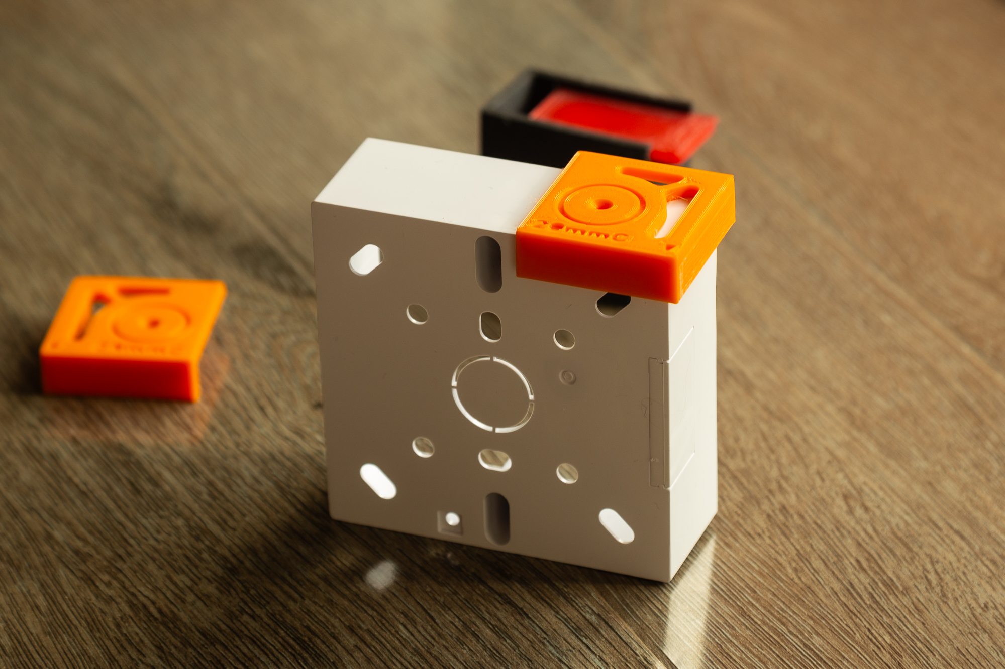 Surface mount 20mm cutout templates conduit and stuffing gland — miniatura 8