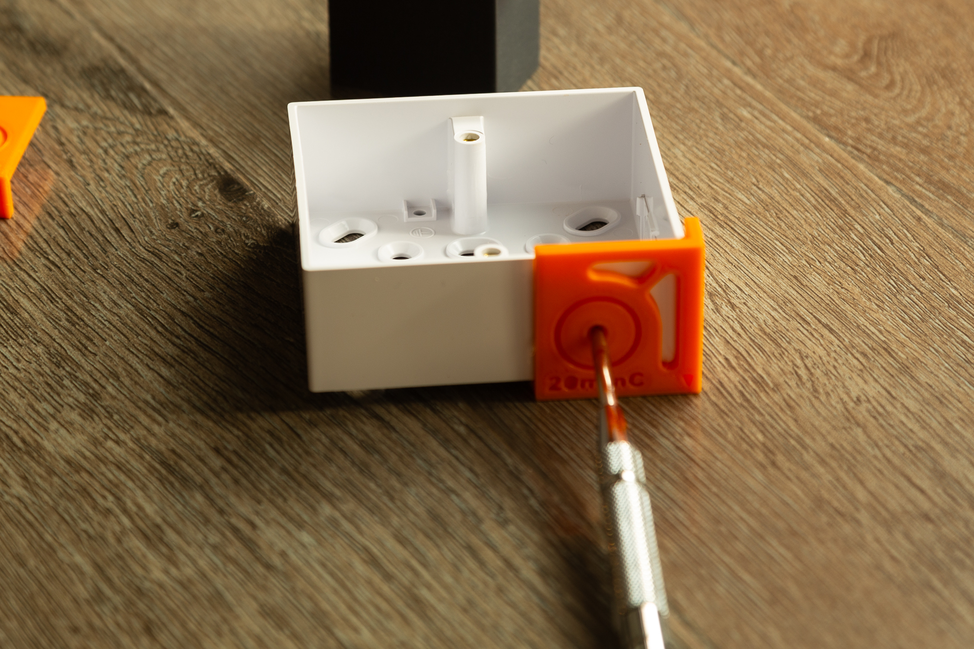 Surface mount 20mm cutout templates conduit and stuffing gland — miniatura 5
