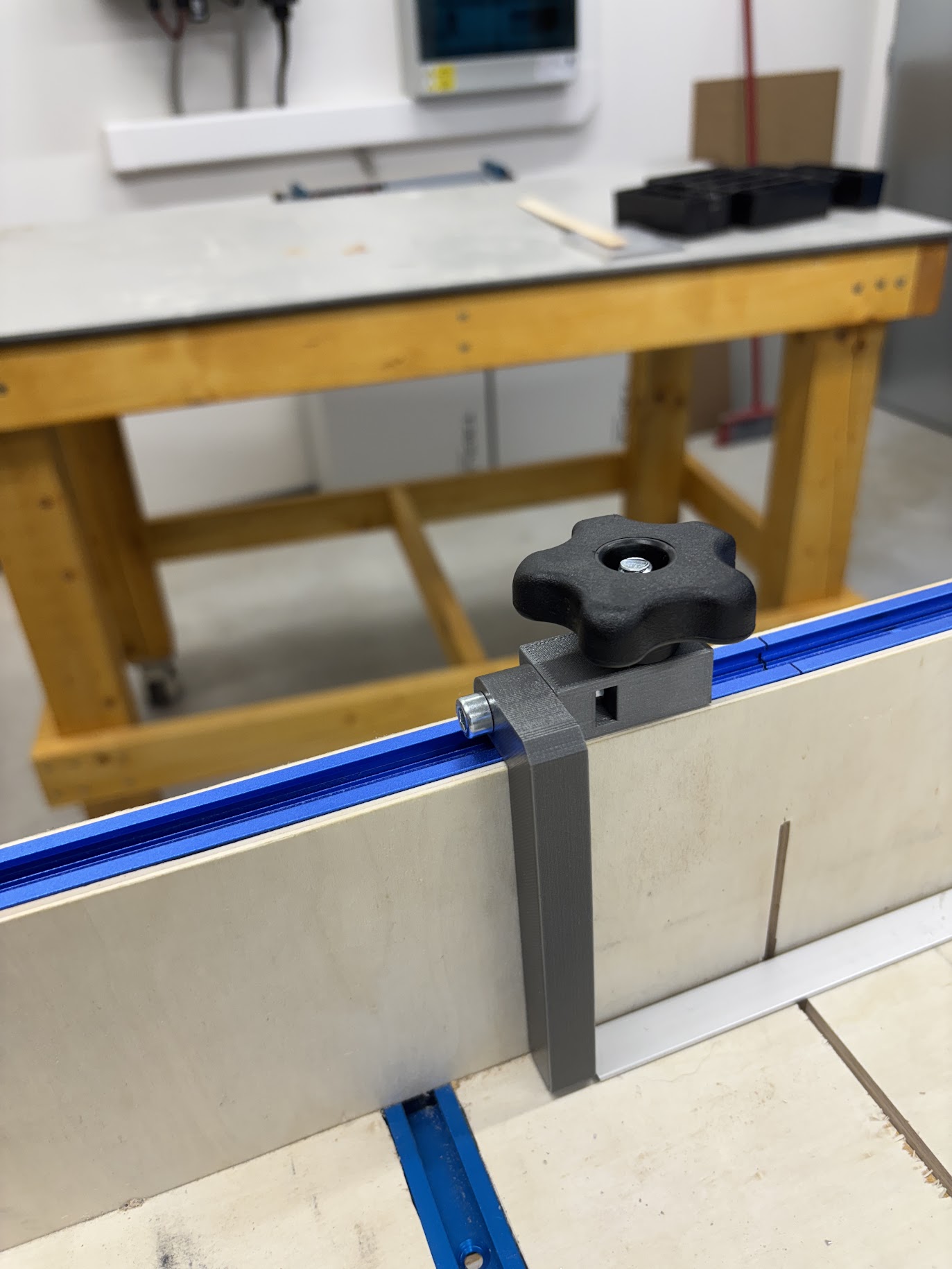 Table saw fence stop block