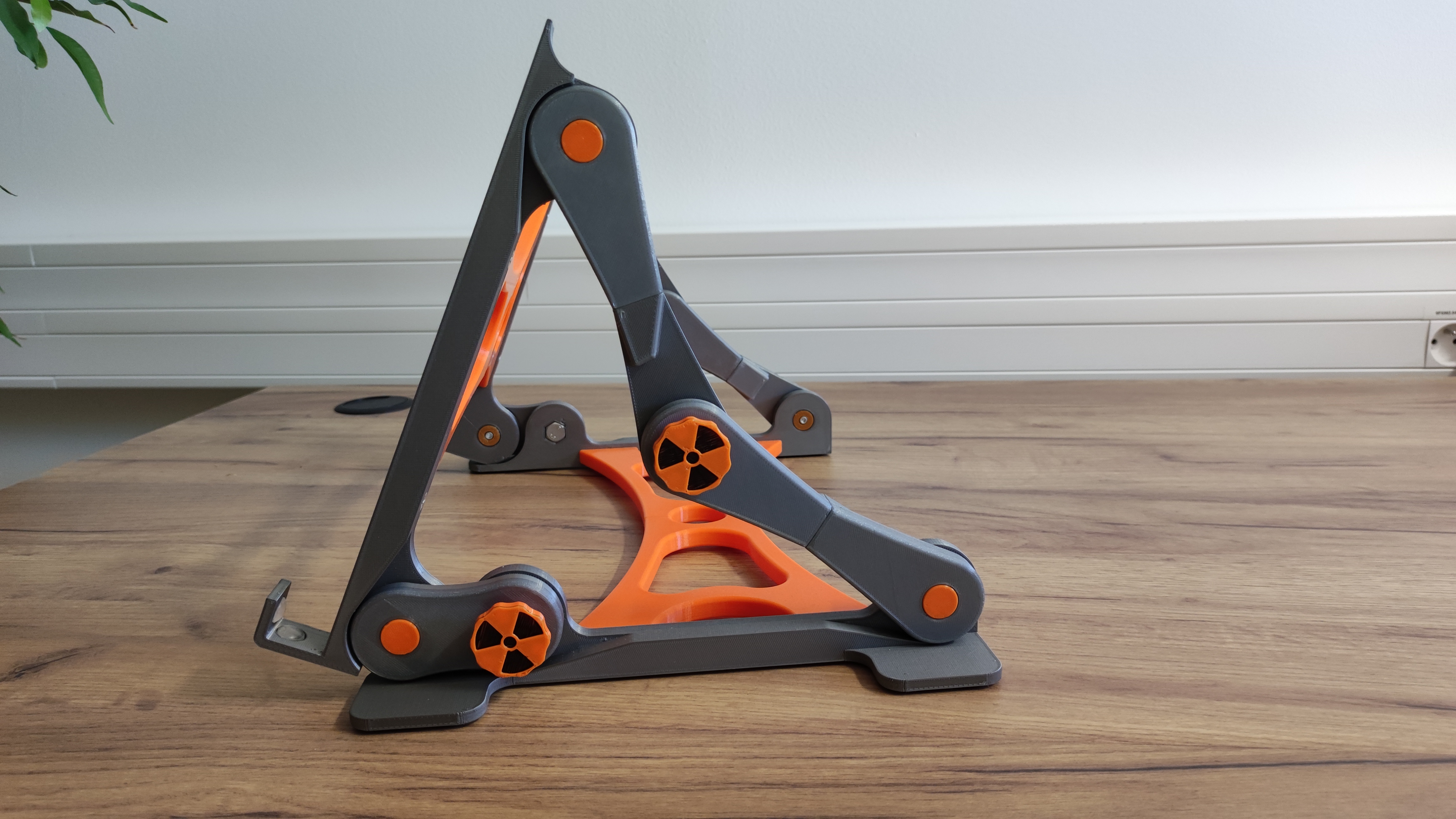 Laptop stand adjustable por Ivo Descargar modelo STL gratuito