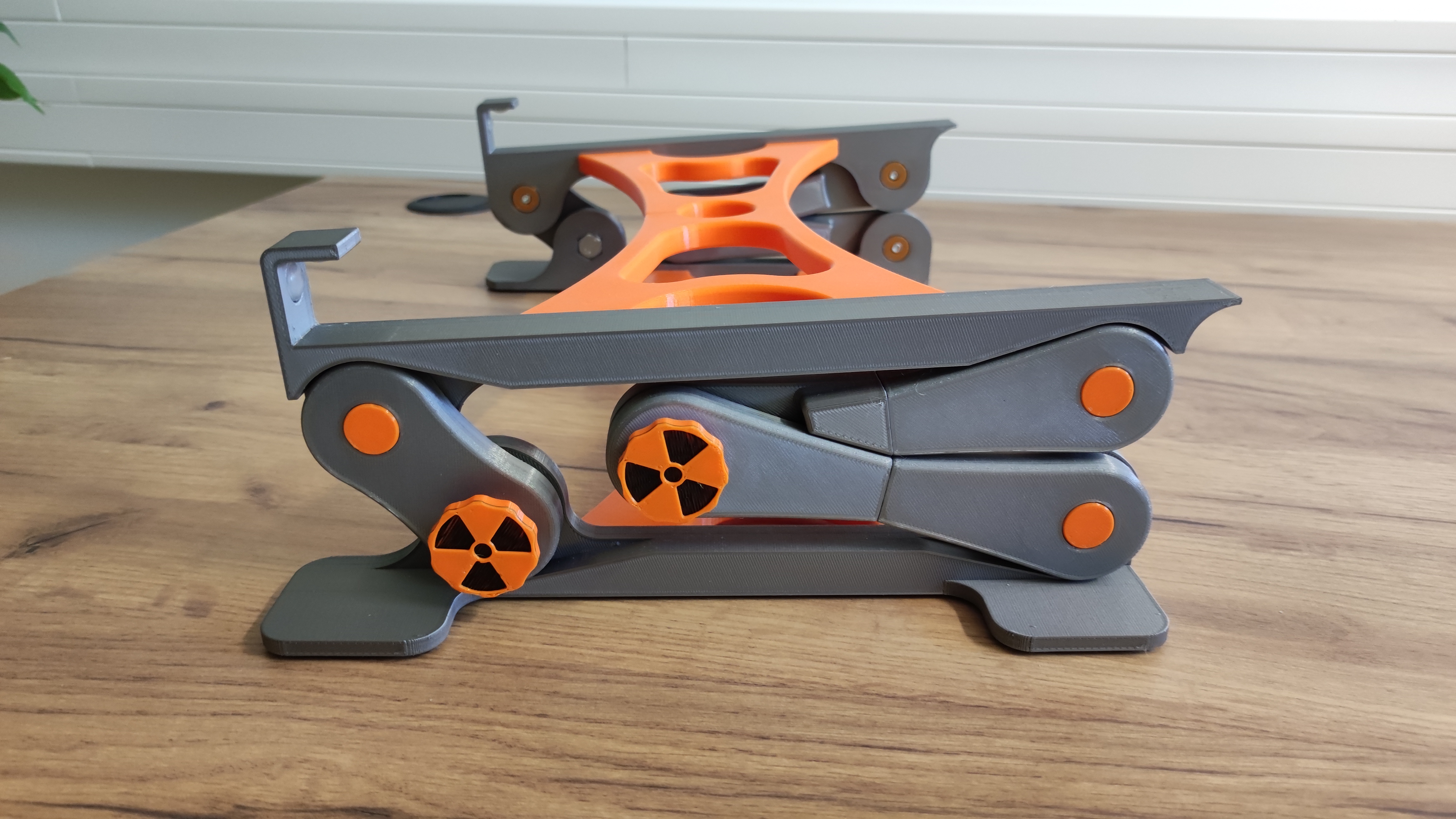 Laptop stand adjustable by Ivo Download free STL model