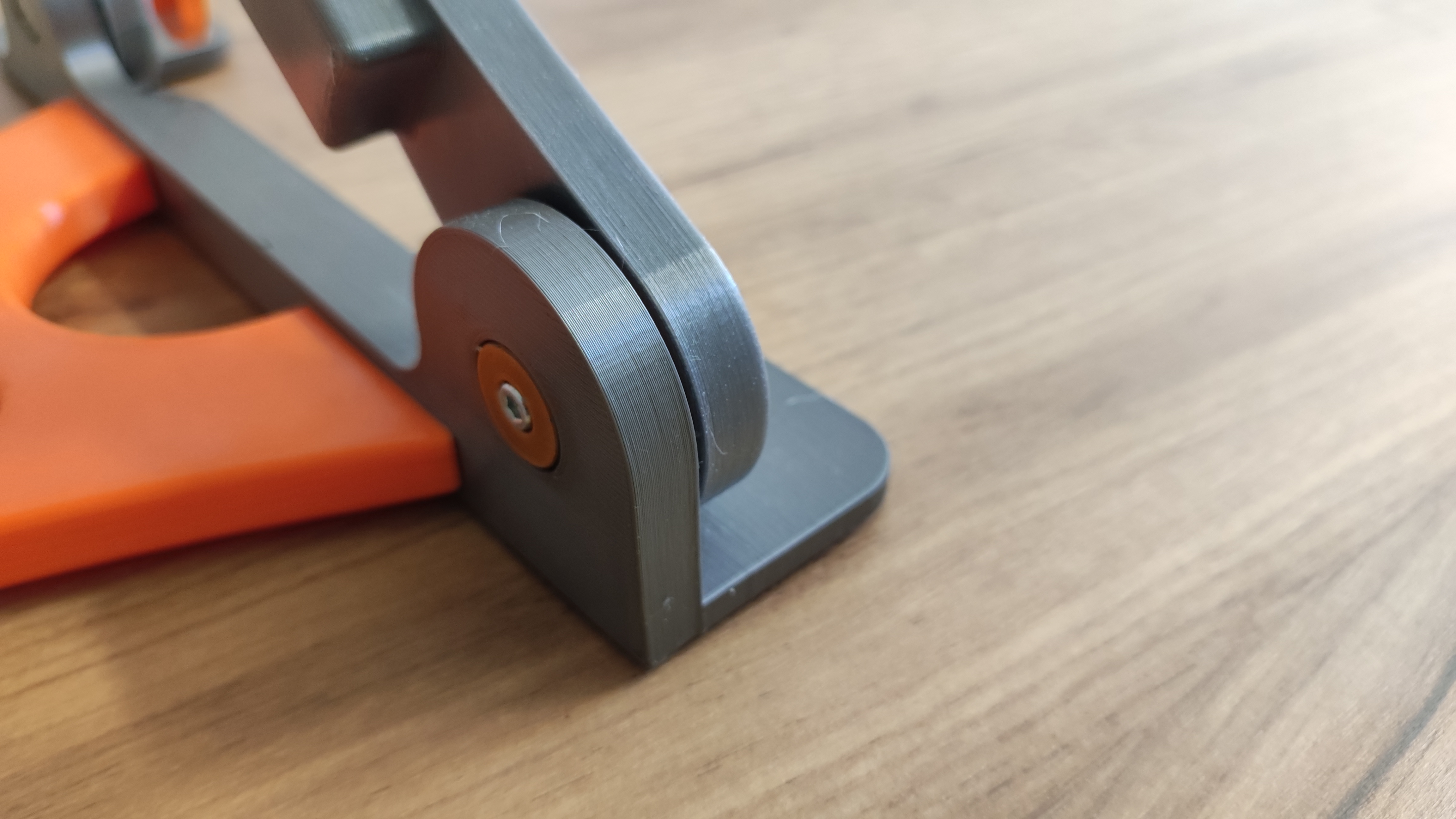 Laptop stand adjustable by Ivo Download free STL model