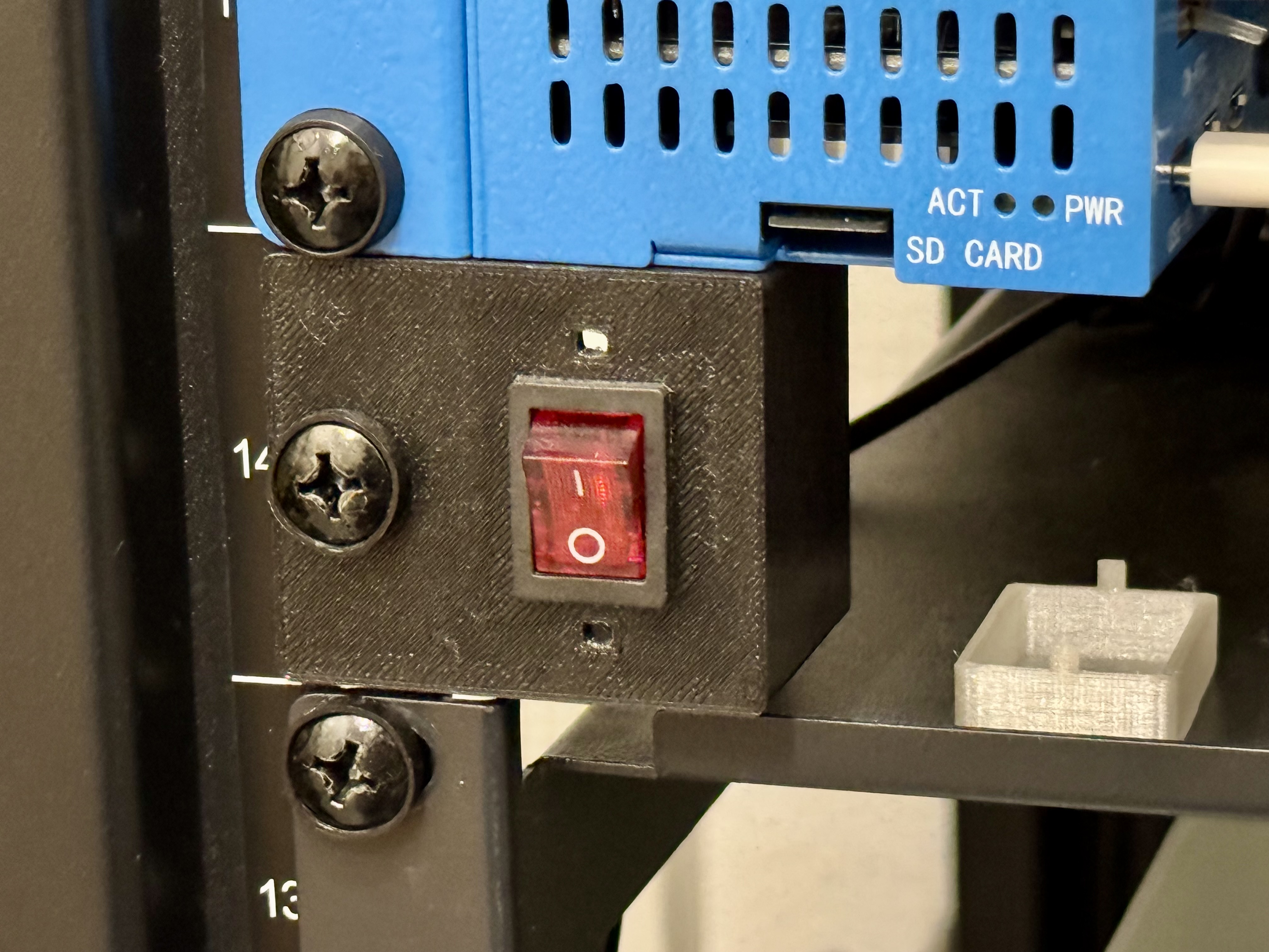 19" Rack Switch Mount