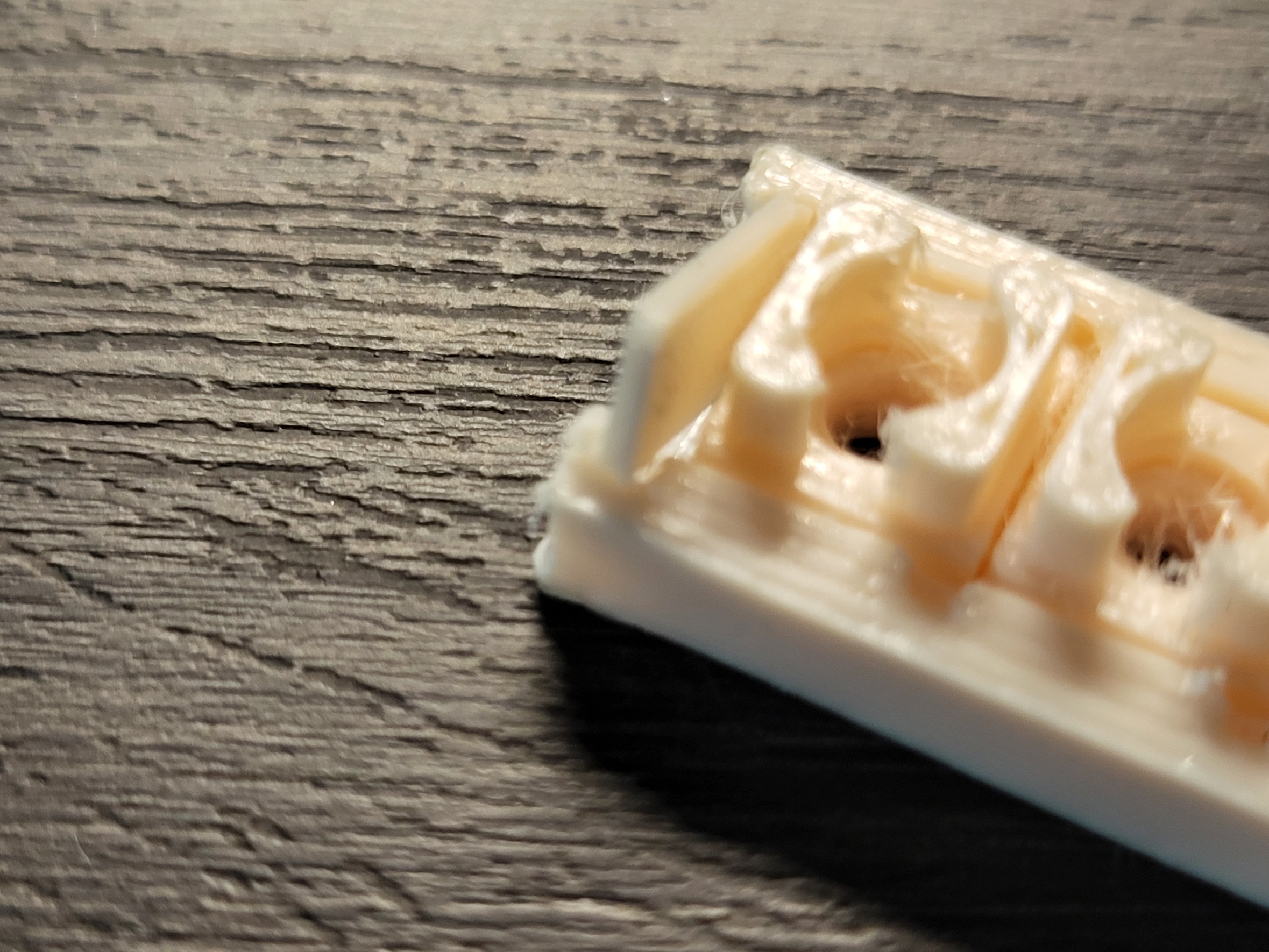 Customizable terminal block for electronics — miniatura 8