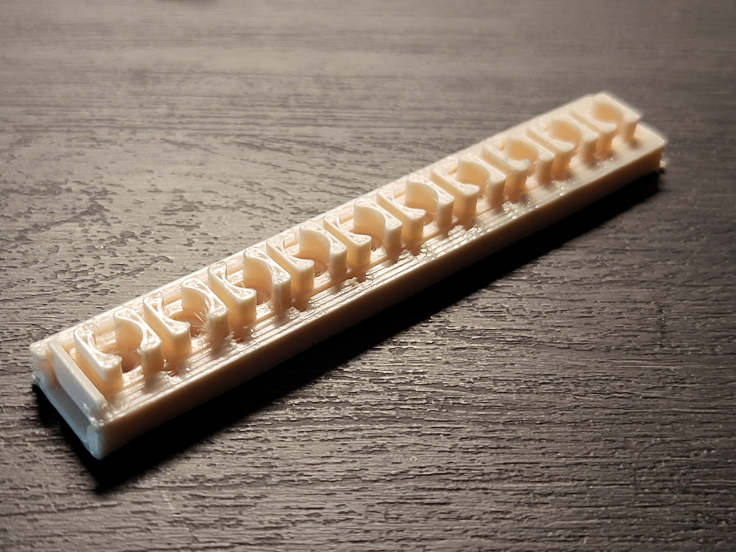 Customizable terminal block for electronics — miniatura 7