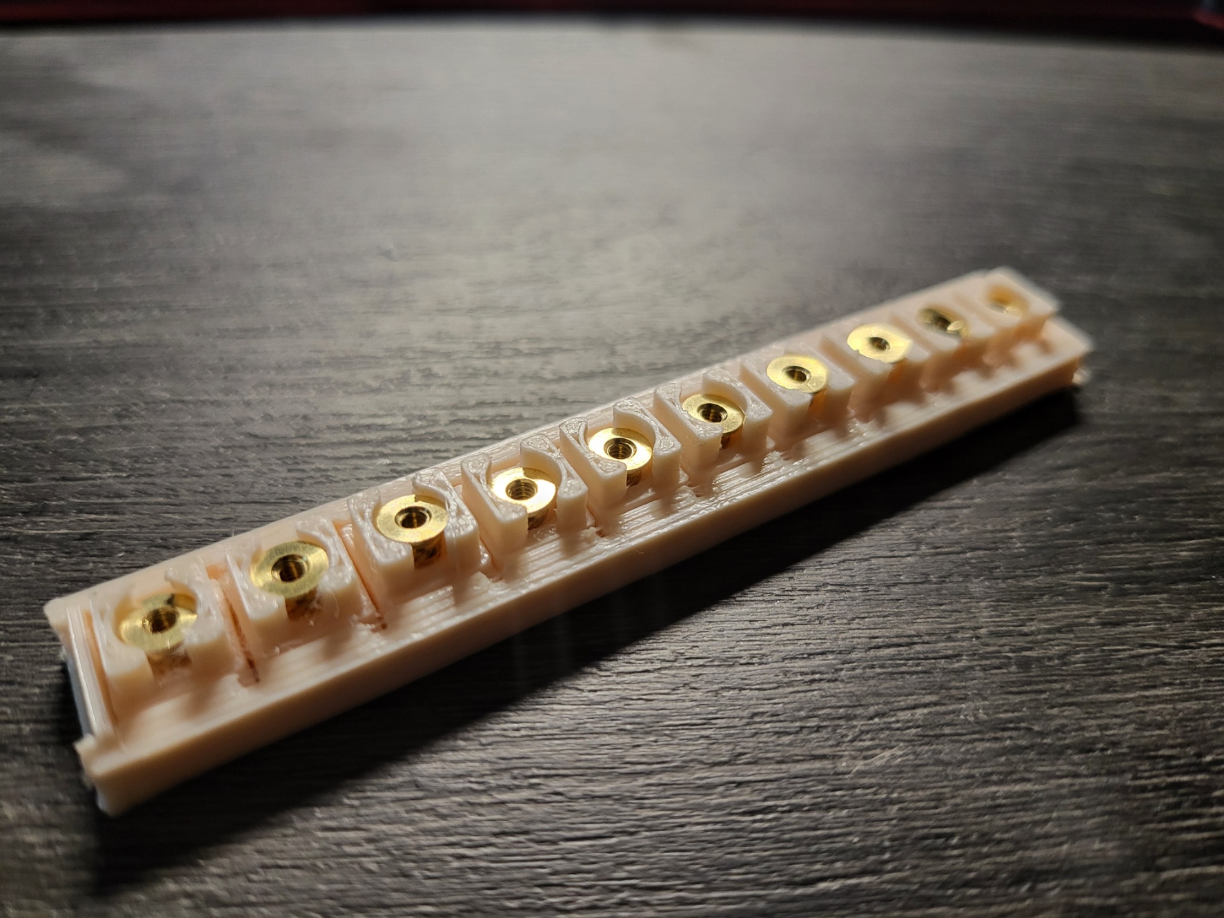 Customizable terminal block for electronics — miniatura 9
