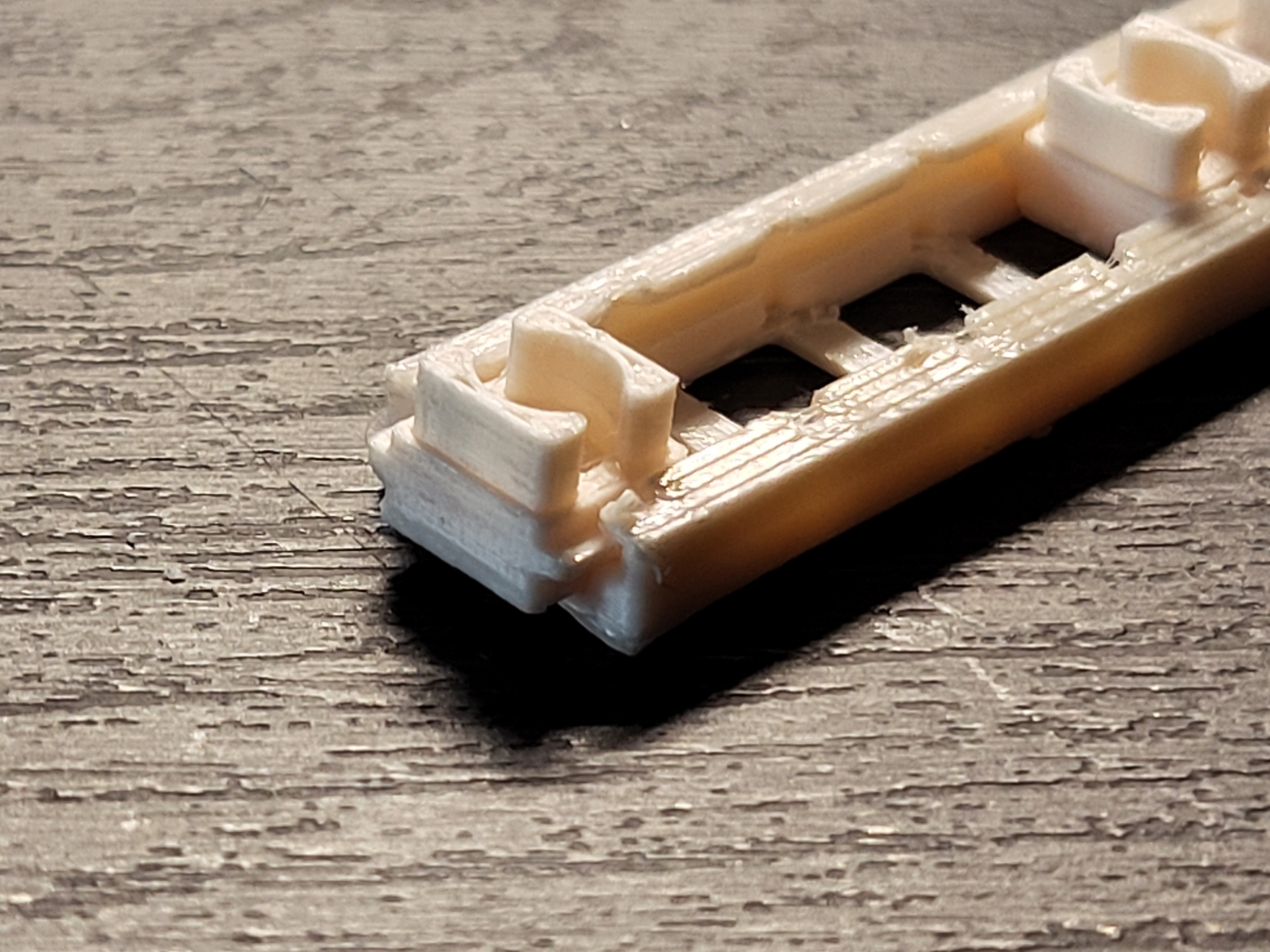 Customizable terminal block for electronics — miniatura 5