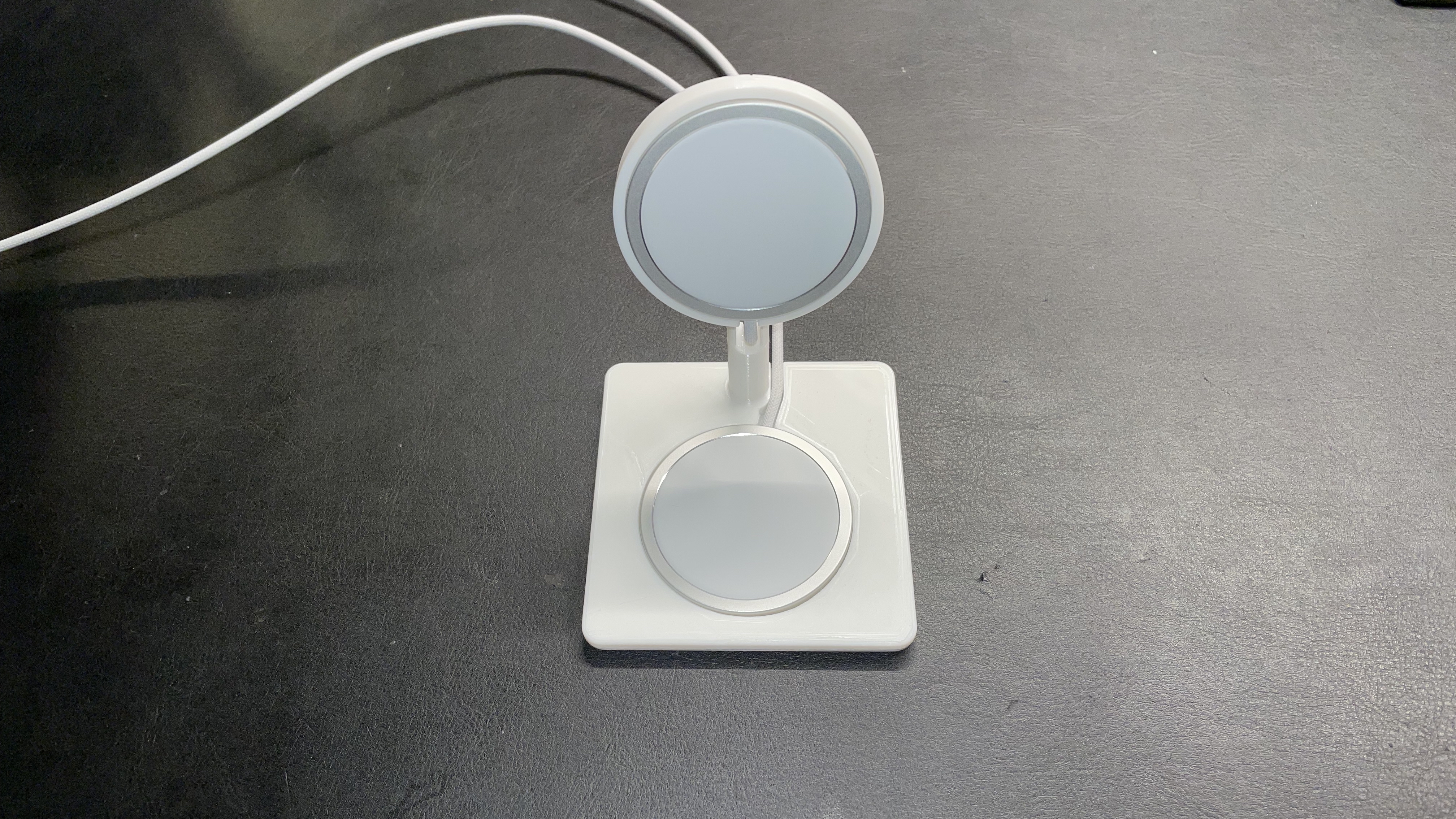 "Standby Stand" for Apple Magsafe x2