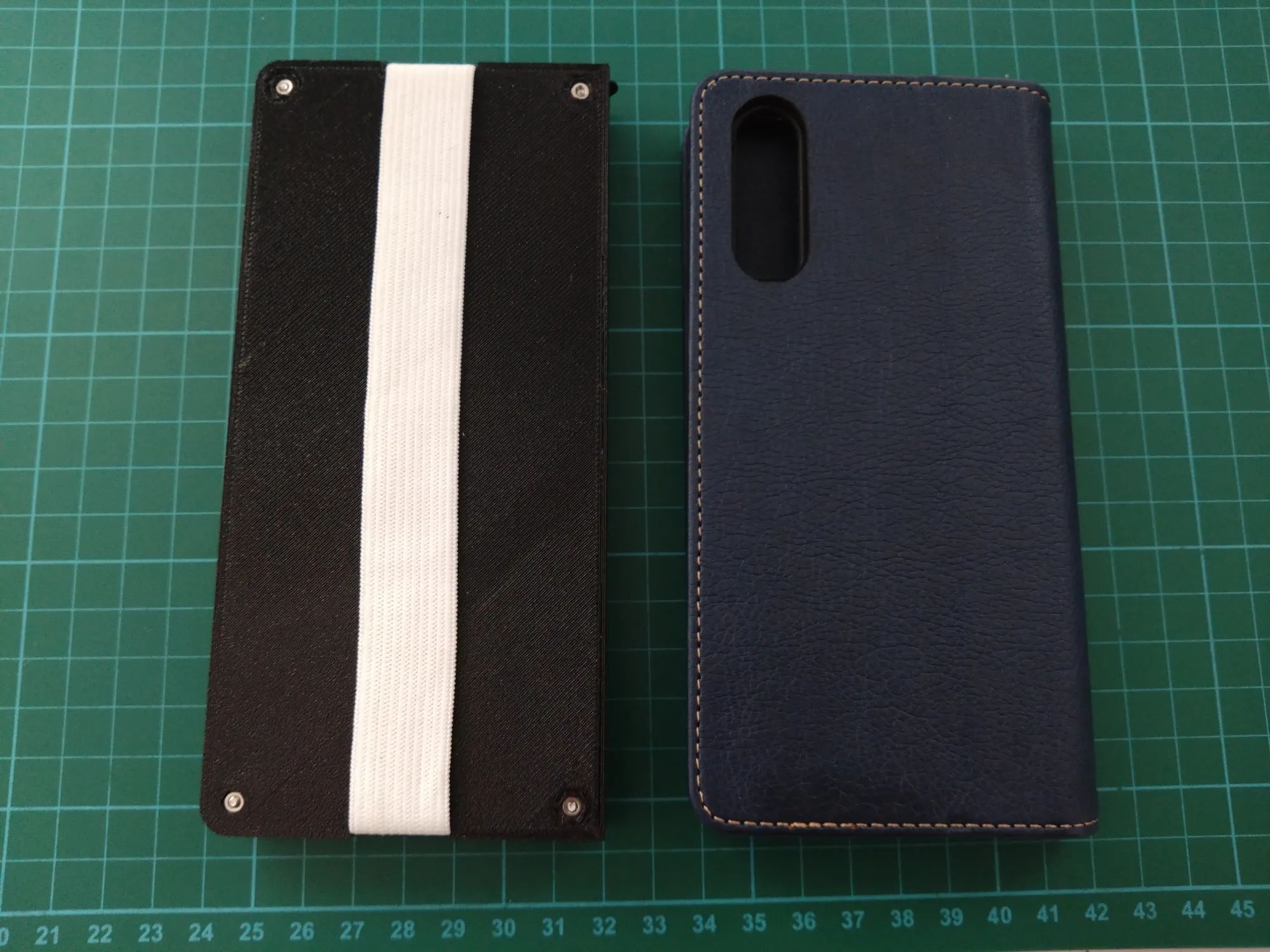 Magnetic snap sunglasses case for phone wallet xperia 10 iv — thumbnail 2