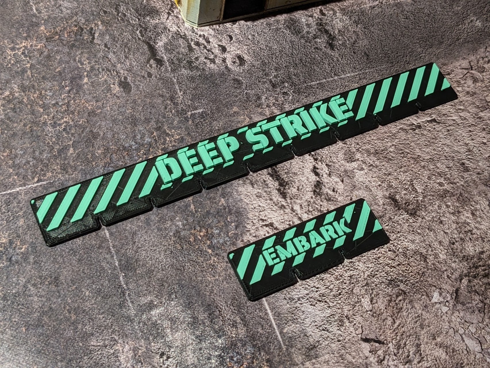Deep Strike 9-Inch and Embark 3-Inch markers