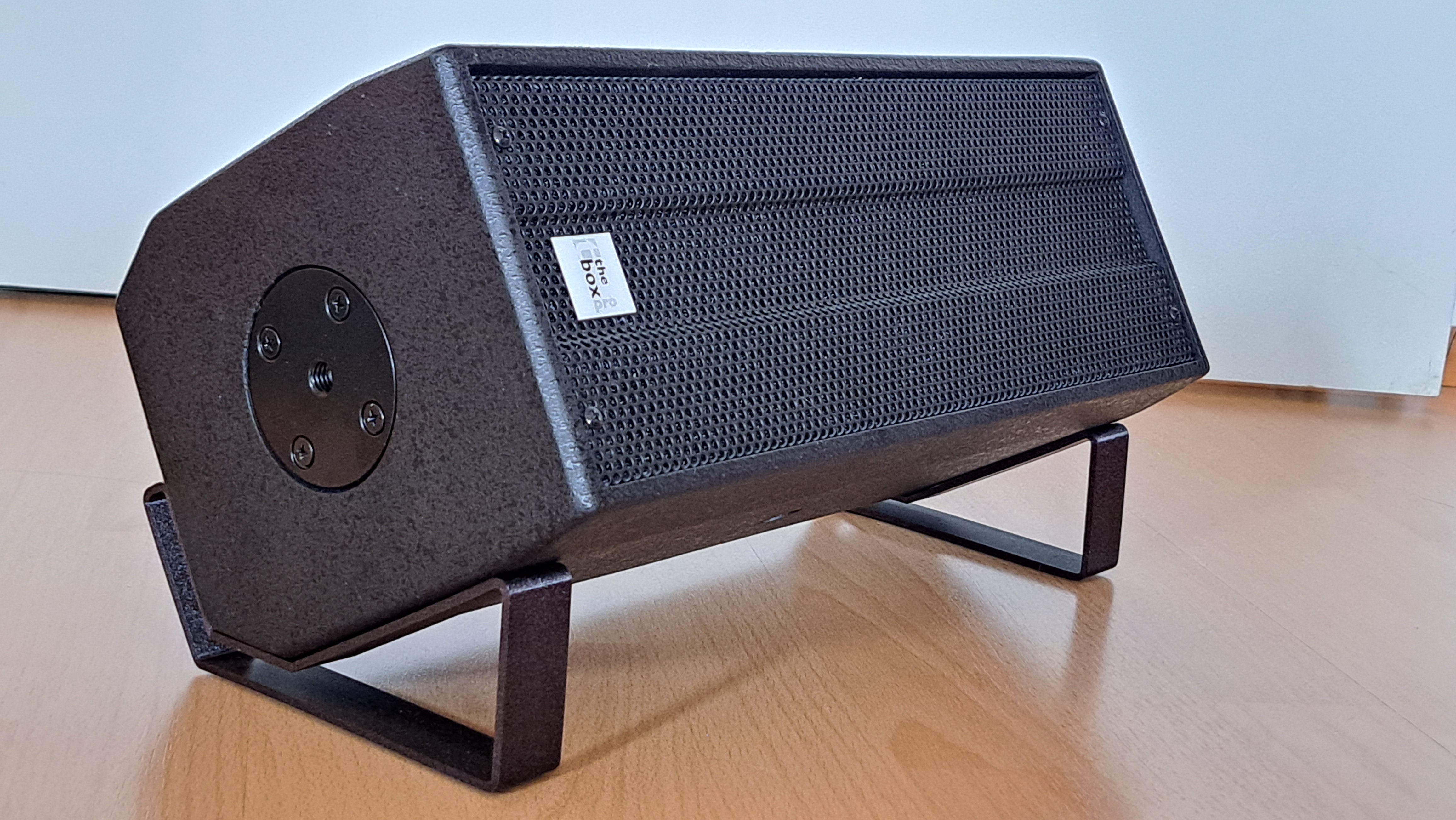 Stand for 'the box pro Achat 204'