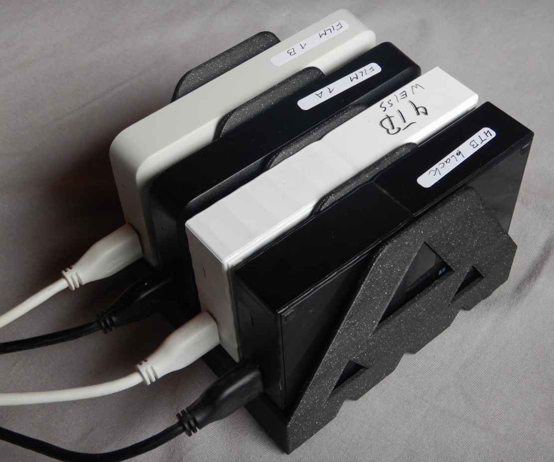 Ständer für externe USB Festplatten; 112x23 mm; stand for external USB hard drives