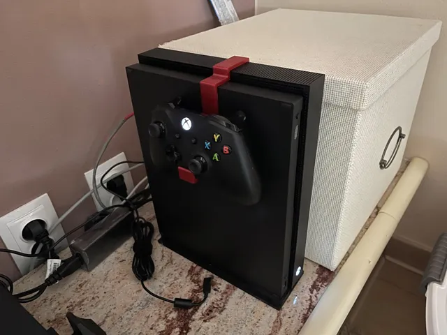 XBOX One X controller holder (left side)