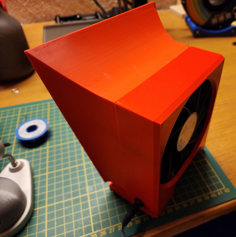 Fume extractor for soldering