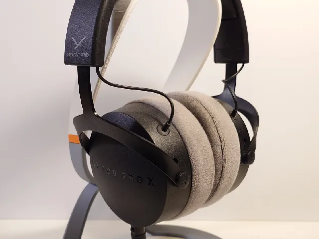 Headphones Infinity Stand