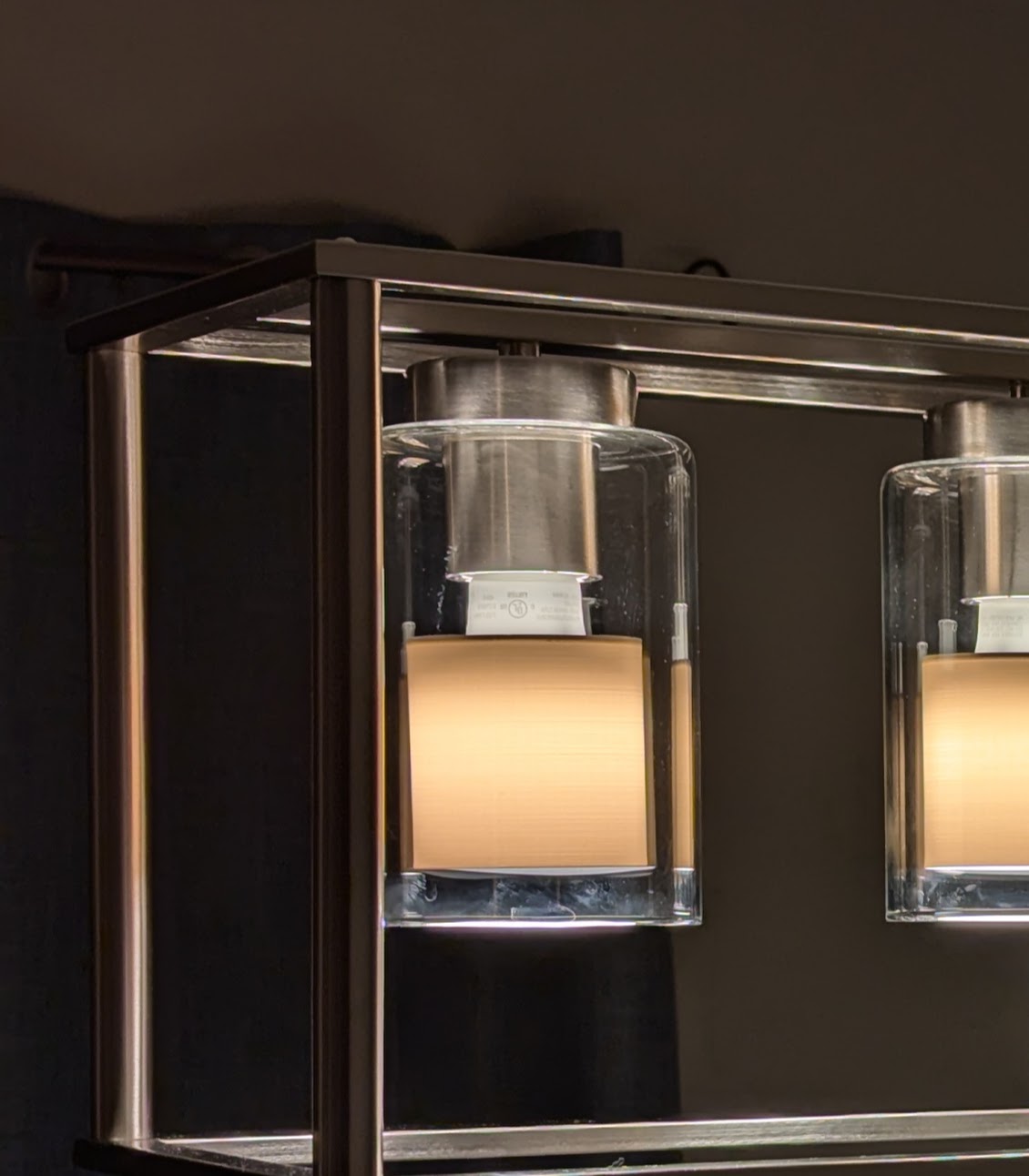 Vented LED bulb shroud