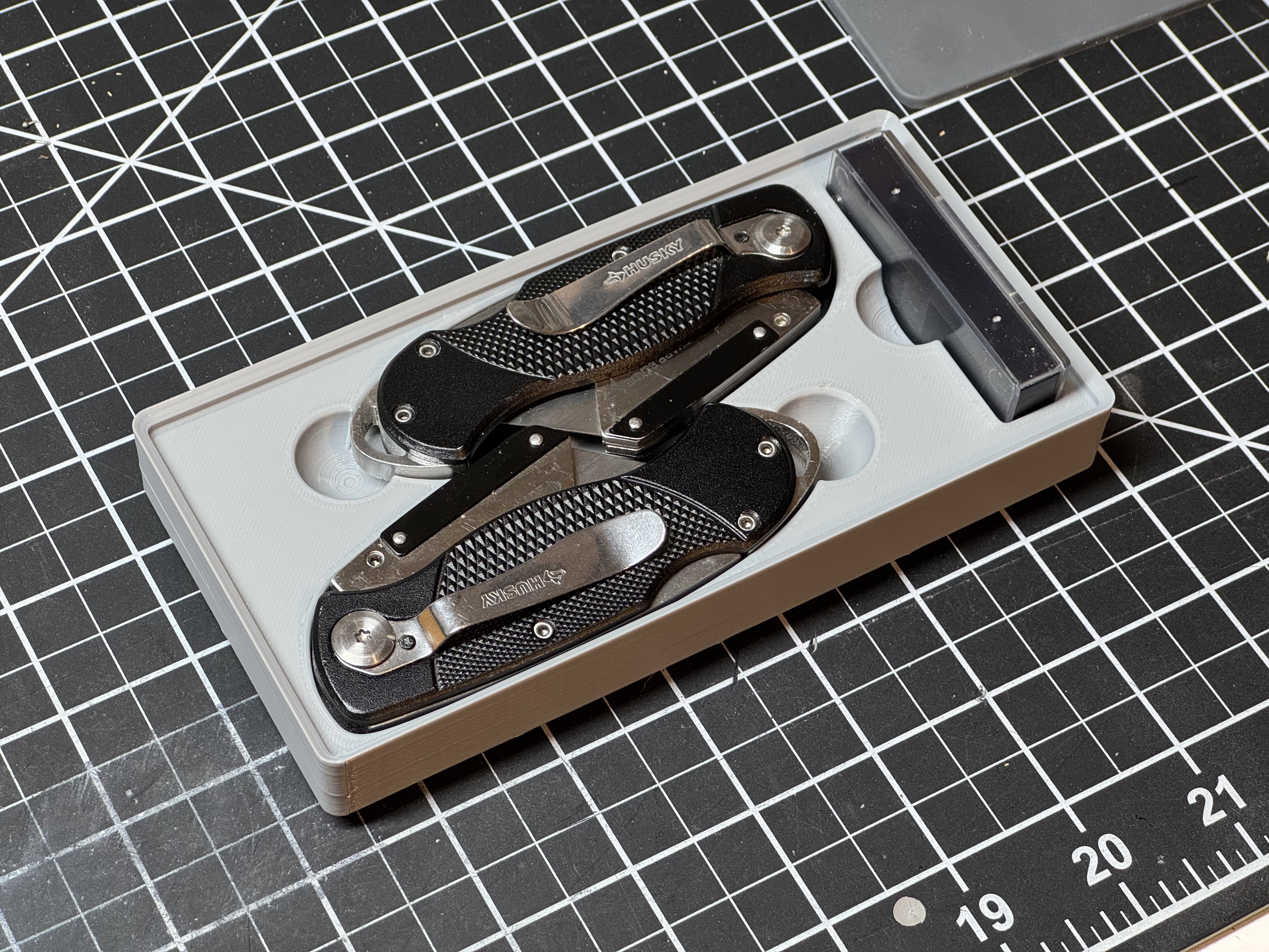 Gridfinity Husky Utility Knife Storage by Matej Download free STL