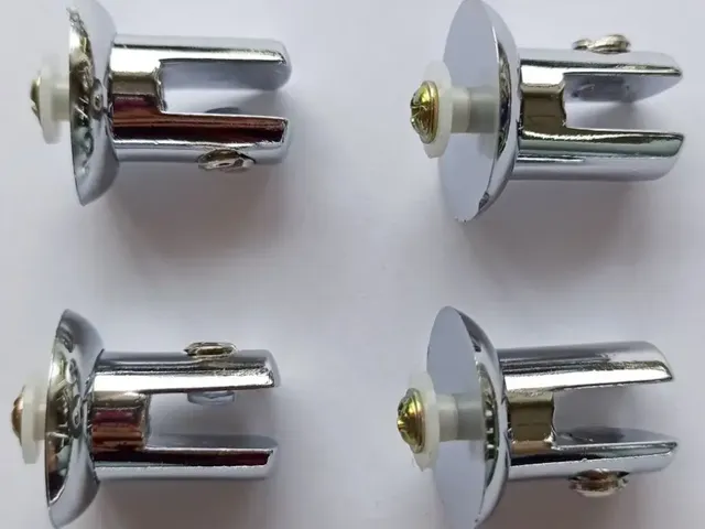 Mirror/glass holder