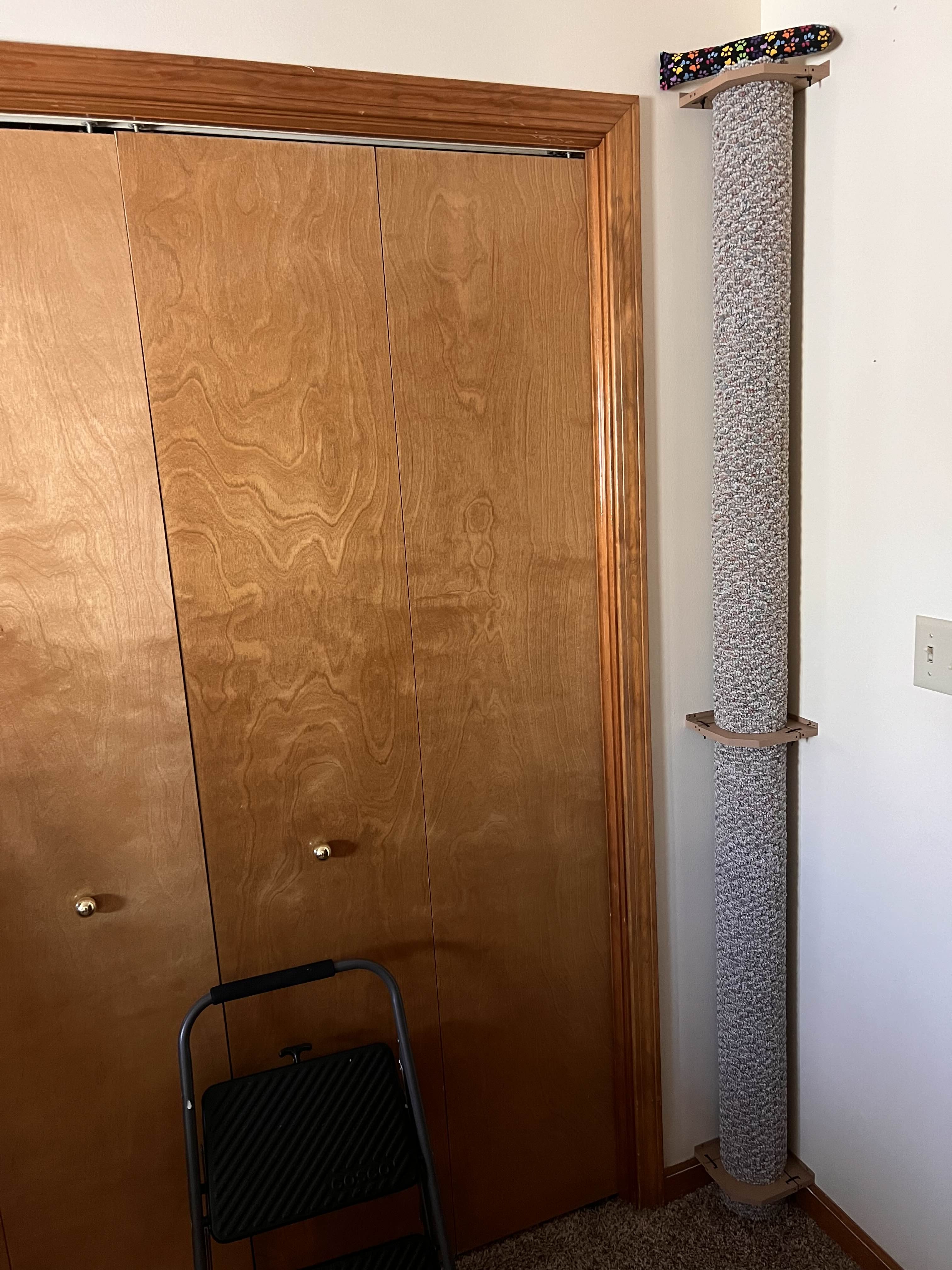 UPDATED: Cat Carpet Climber Pole - Corner Supports for Kitty Climbing -With Cap!
