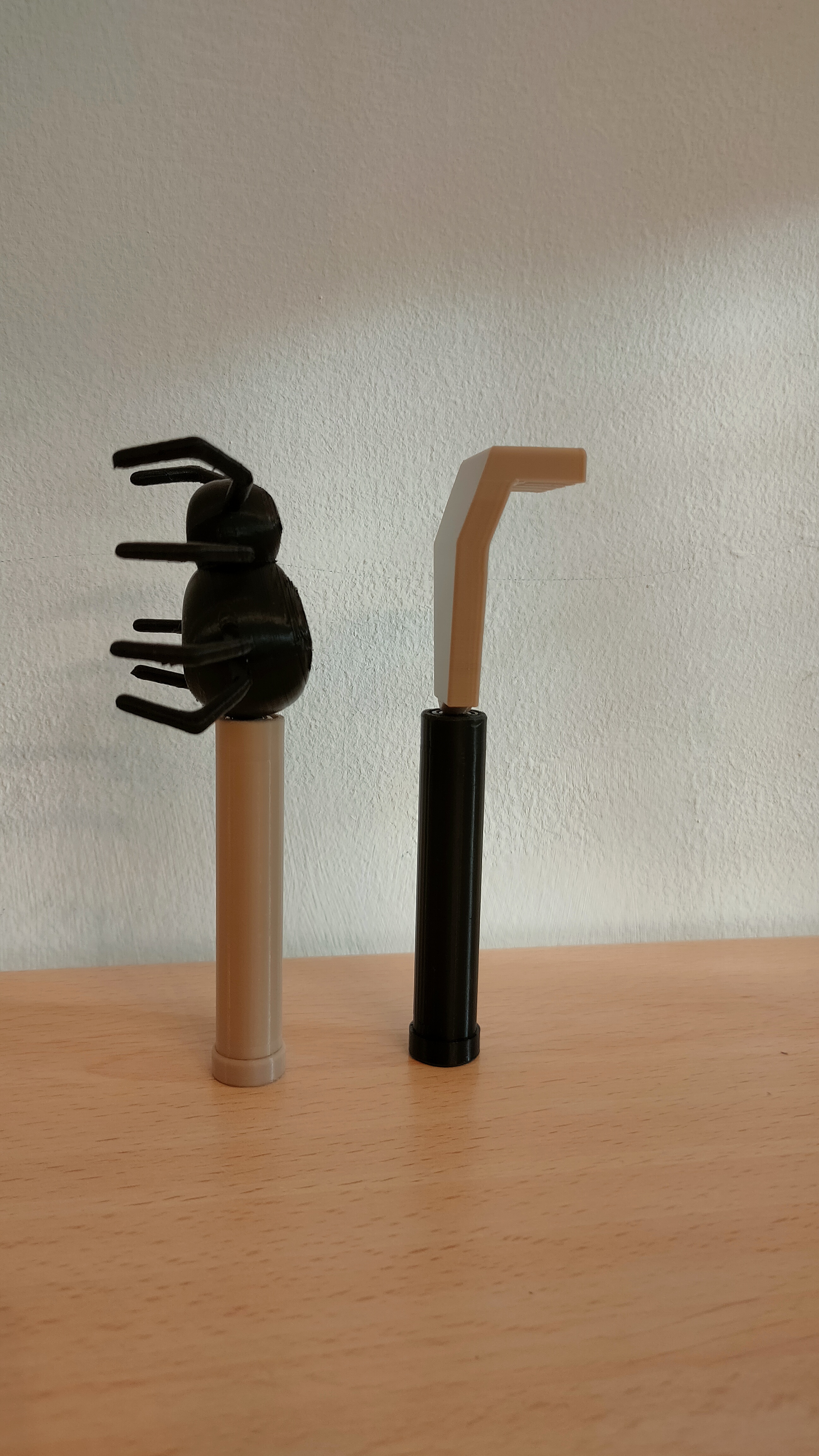 Miniatura 4 do modelo 3D multi-tool collapsing scratcher