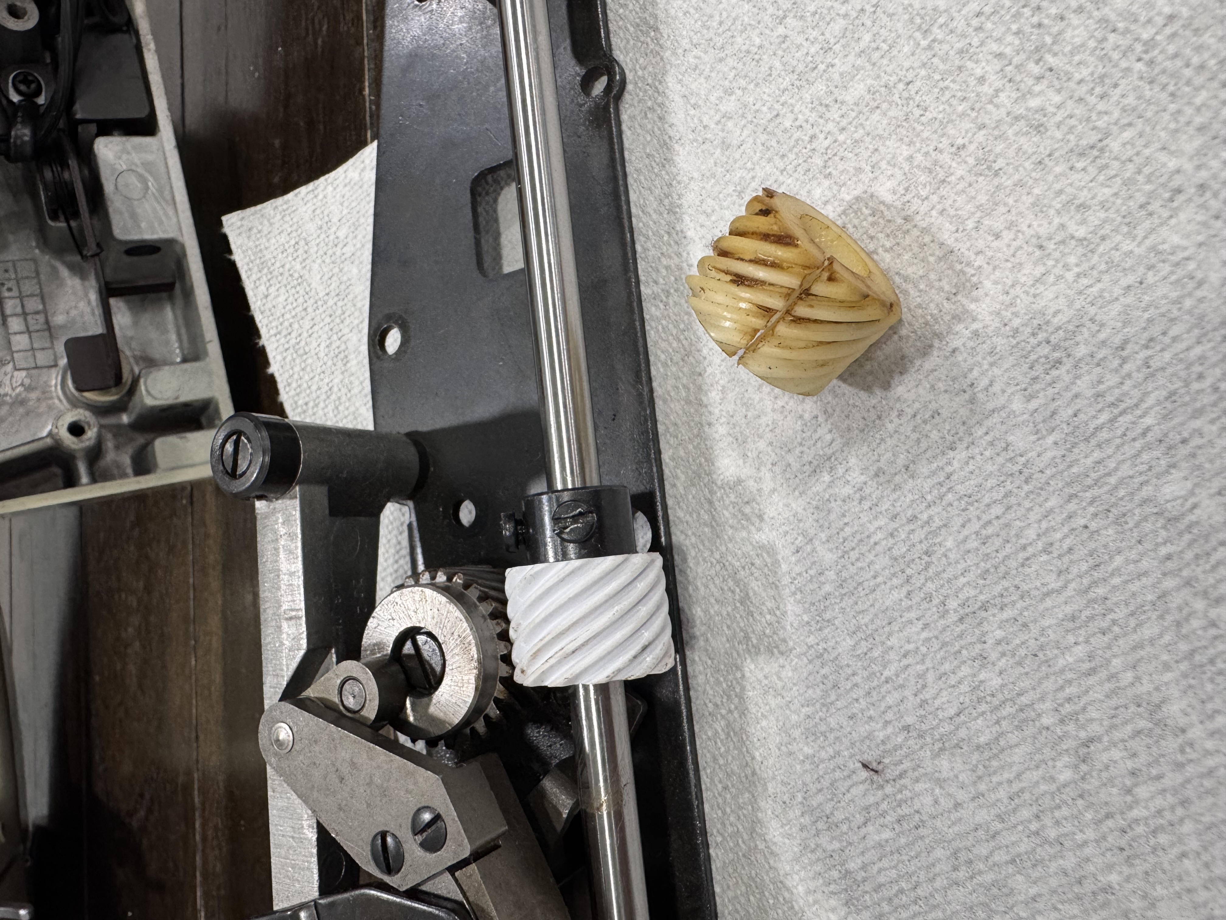 Kenmore 158 Sewing Machine Hook Drive Gear