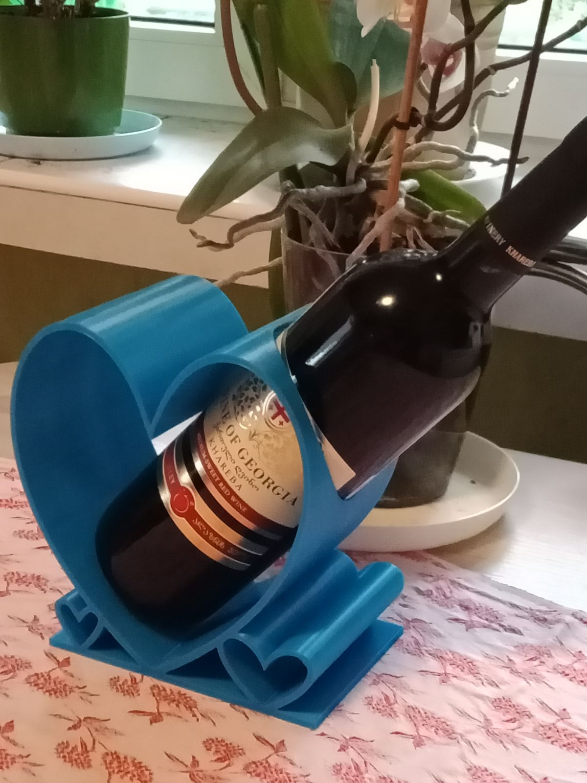 Heart shaped wine bottle holder for mini