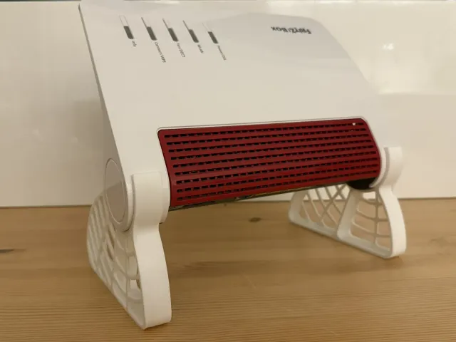 FritzBox 7590 AX V2, 5590 Fiber, 7690 Stand (Ständer)