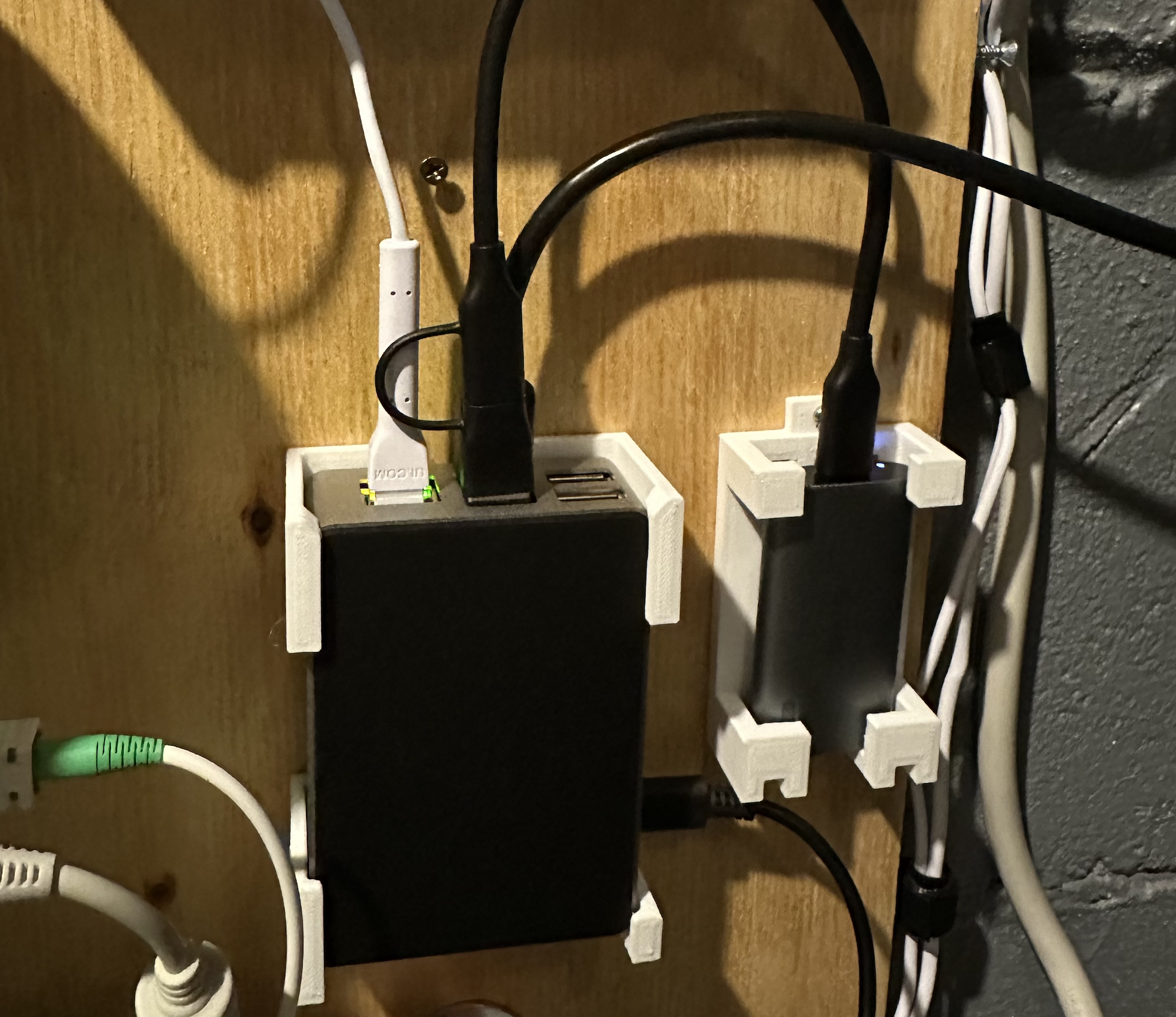 SSK SD450 Solid State Drive Wall Mount